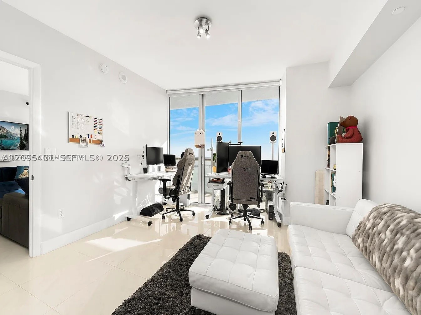 image Icon Brickell II10