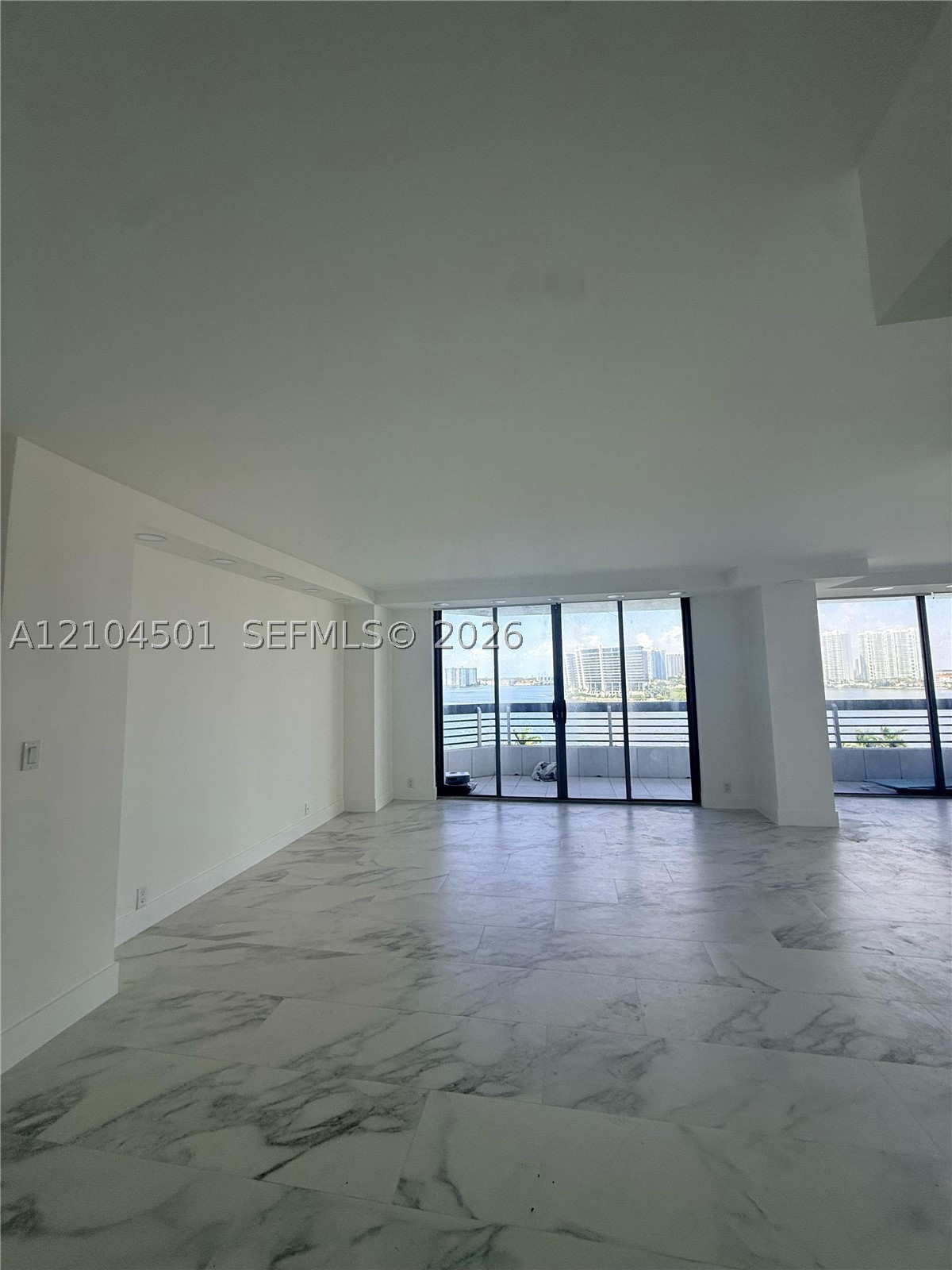 19101 NE 36th Ct #1005 Aventura, FL 33180
