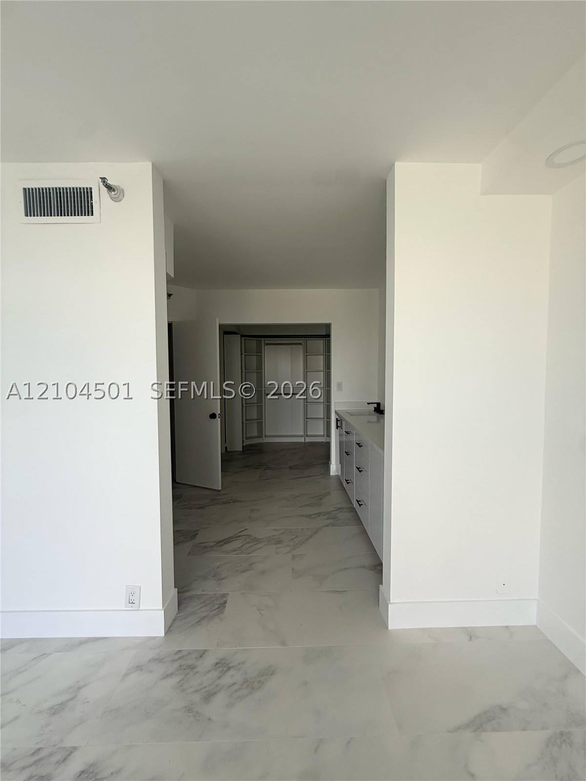 19101 NE 36th Ct #1005 Aventura, FL 33180