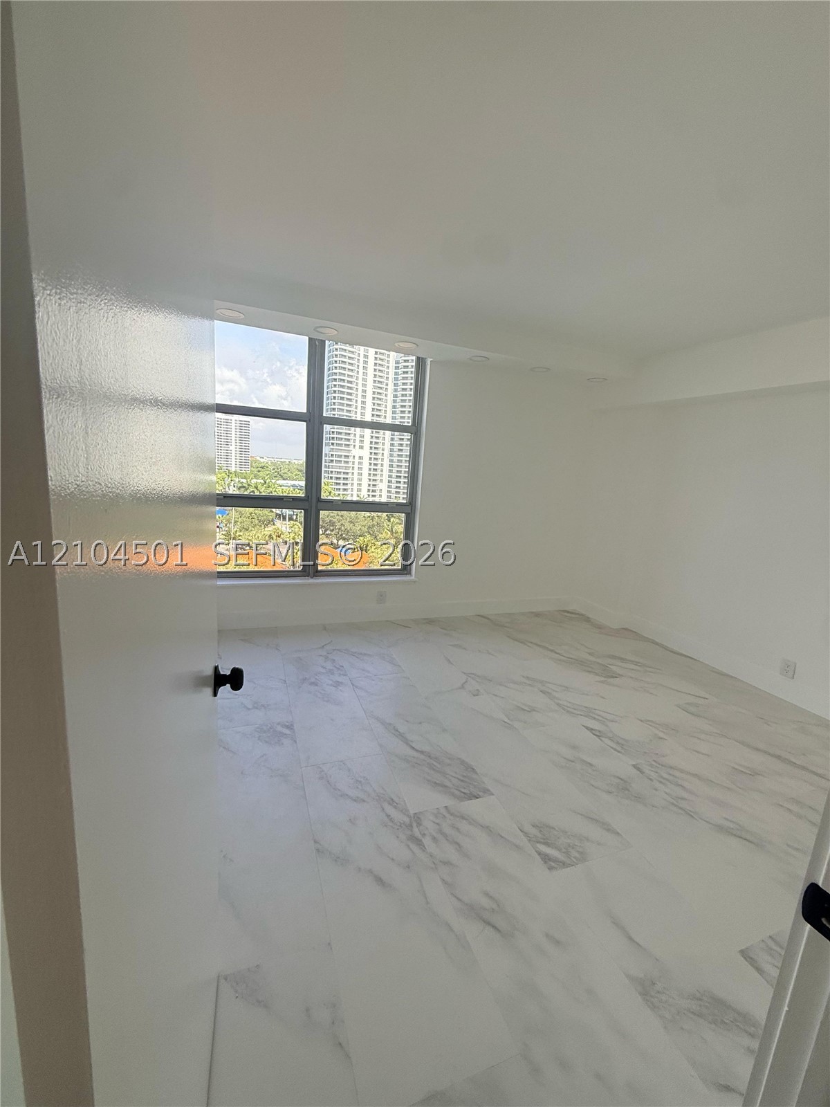 19101 NE 36th Ct #1005 Aventura, FL 33180