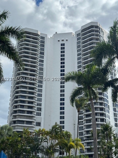 19101 NE 36th Ct #1005 Aventura, FL 33180