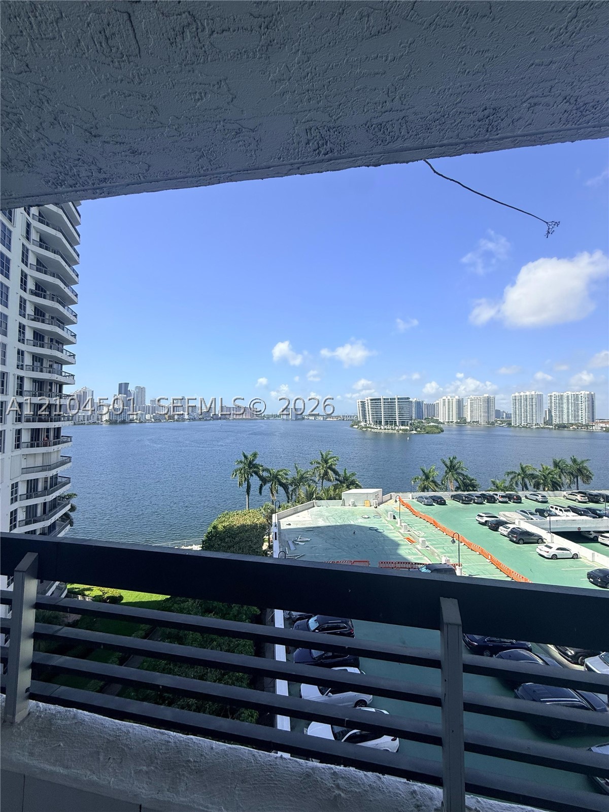 19101 NE 36th Ct #1005 Aventura, FL 33180