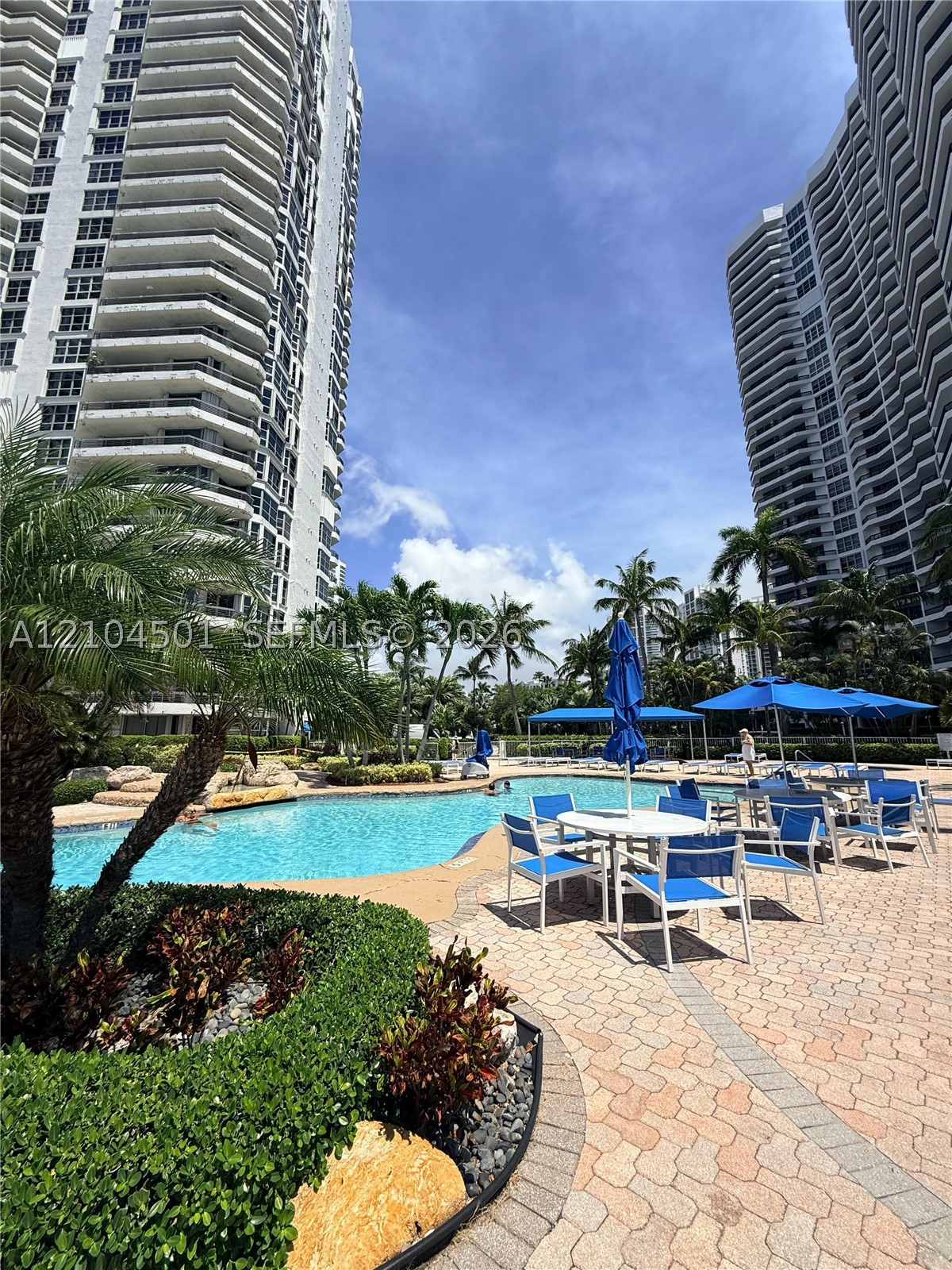 19101 NE 36th Ct #1005 Aventura, FL 33180