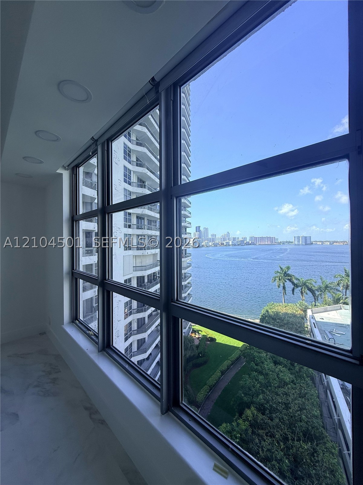 19101 NE 36th Ct #1005 Aventura, FL 33180