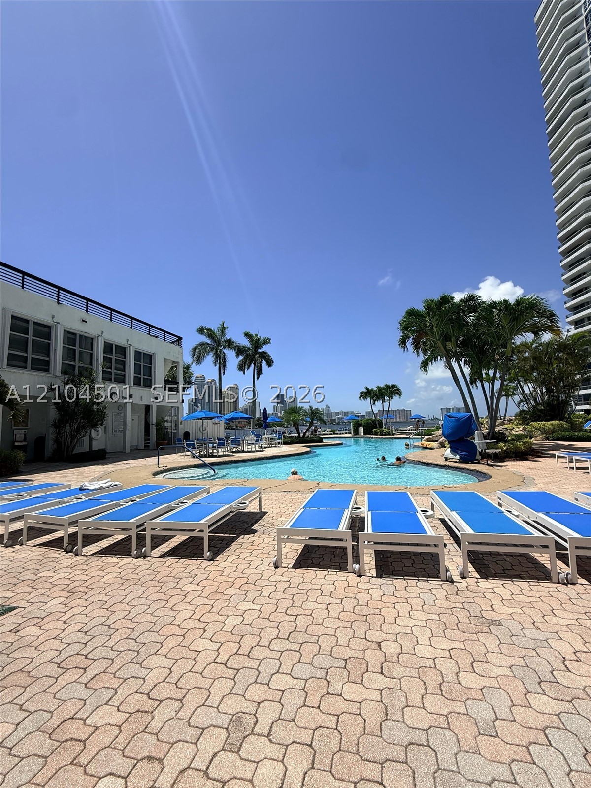 19101 NE 36th Ct #1005 Aventura, FL 33180