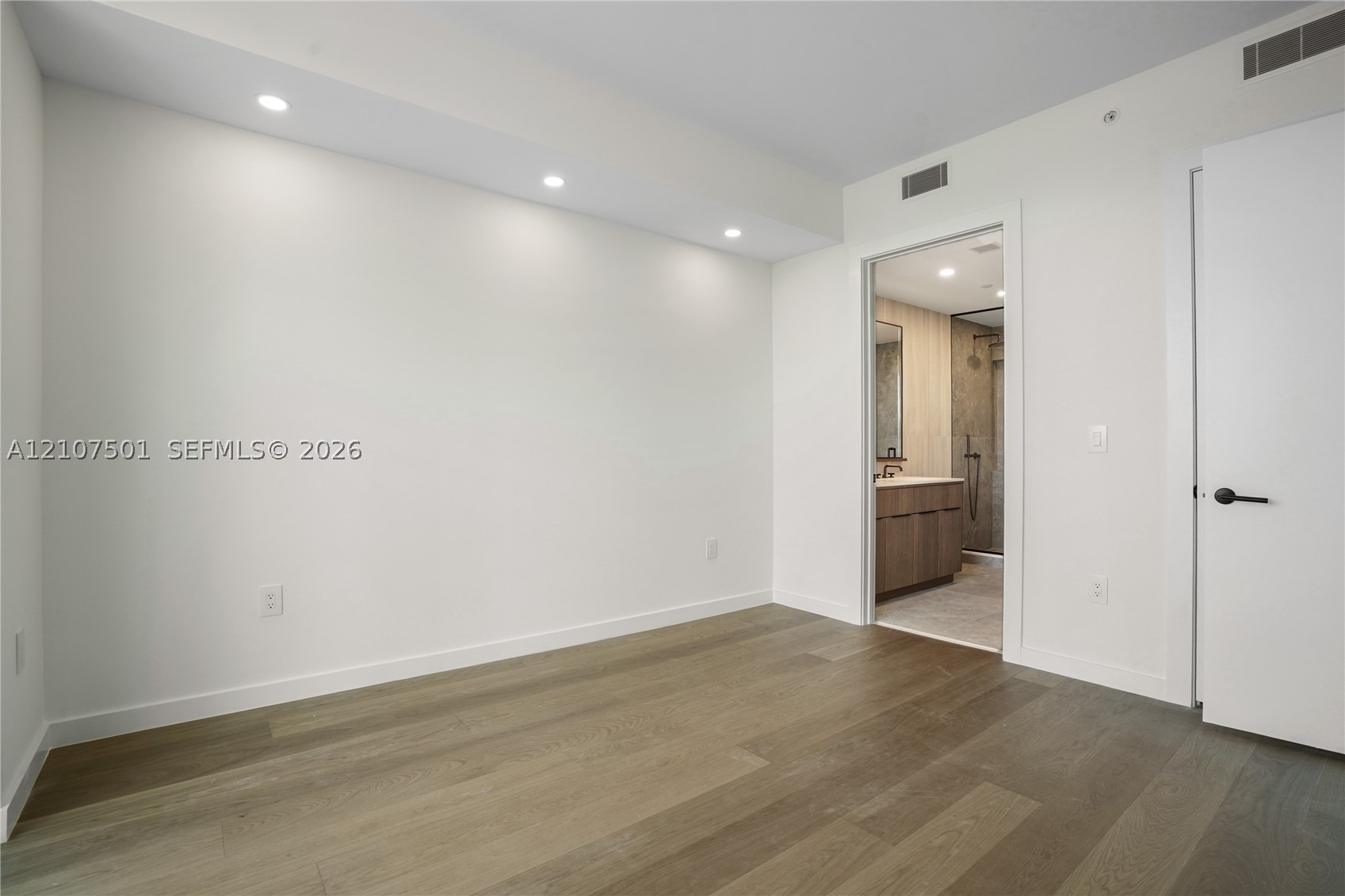 2200 Brickell Ave #317 Miami, FL 33129