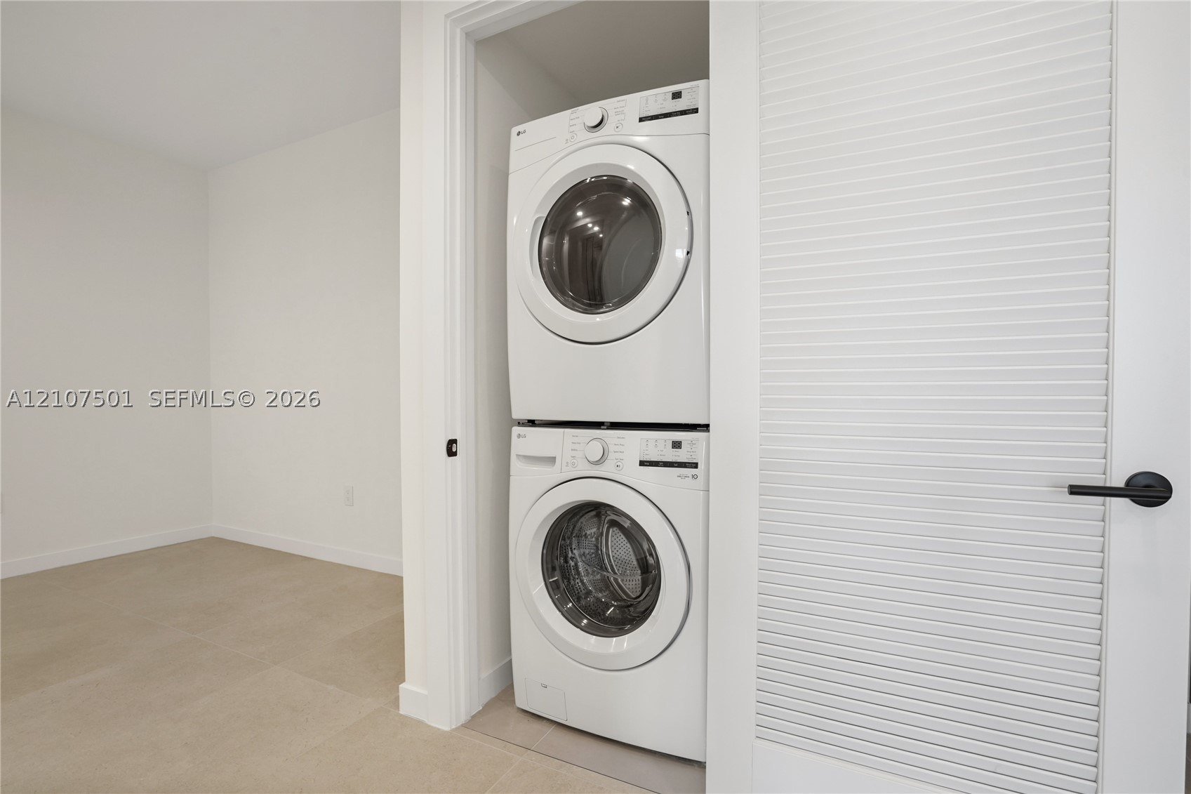 2200 Brickell Ave #317 Miami, FL 33129