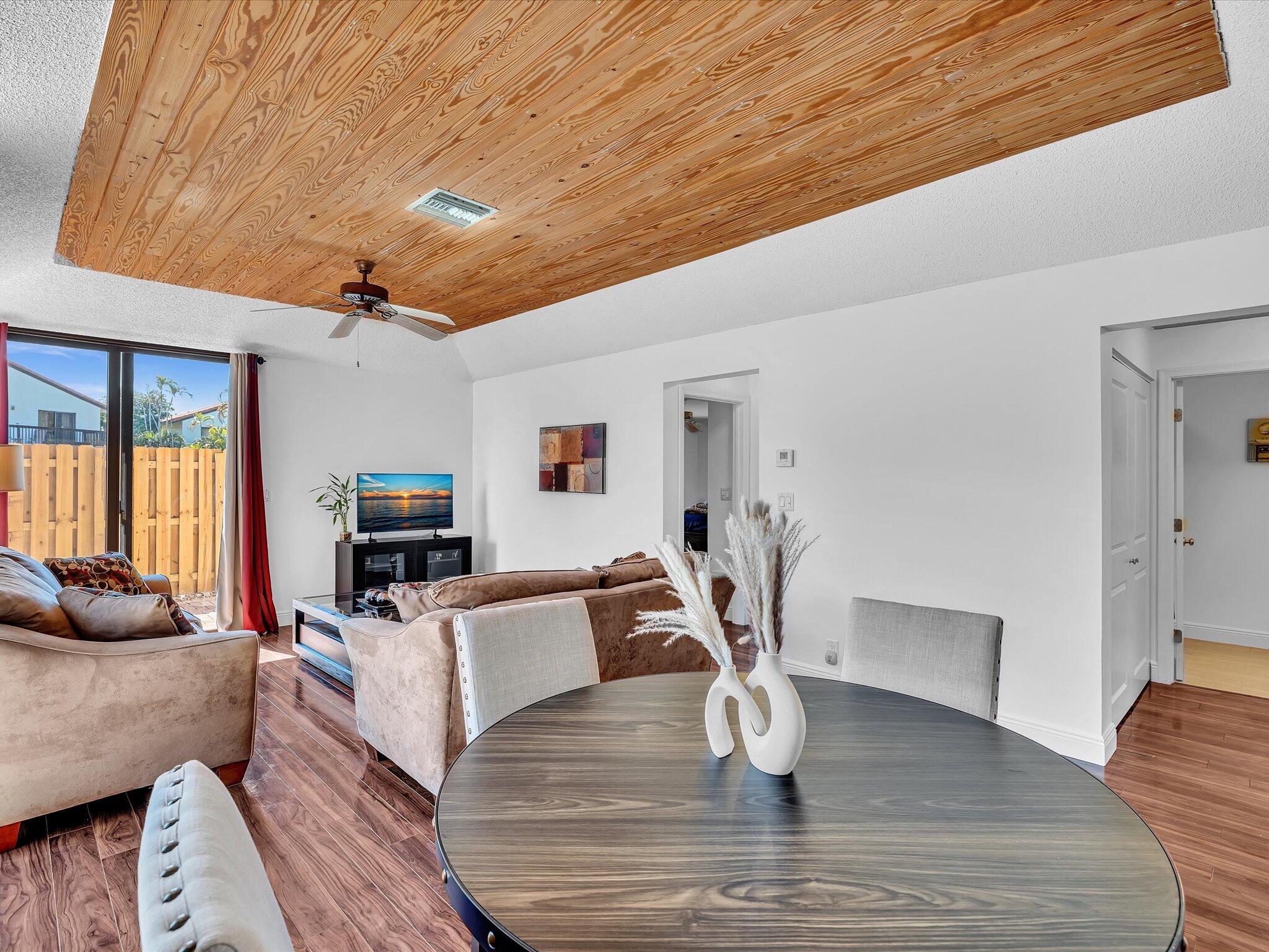 5719 Fox Holw #A Boca Raton, FL 33486