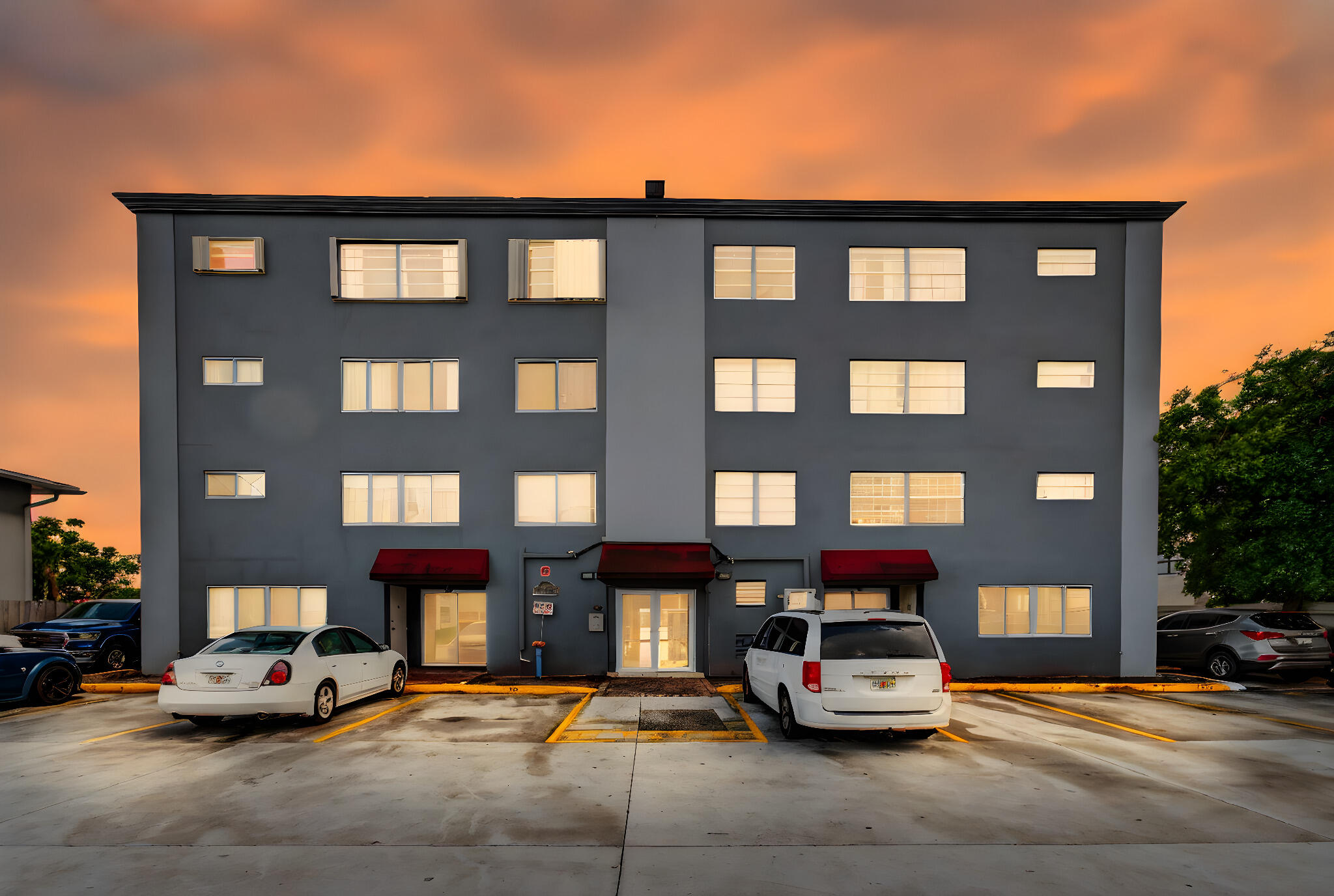 1060 Crystal Lk #203