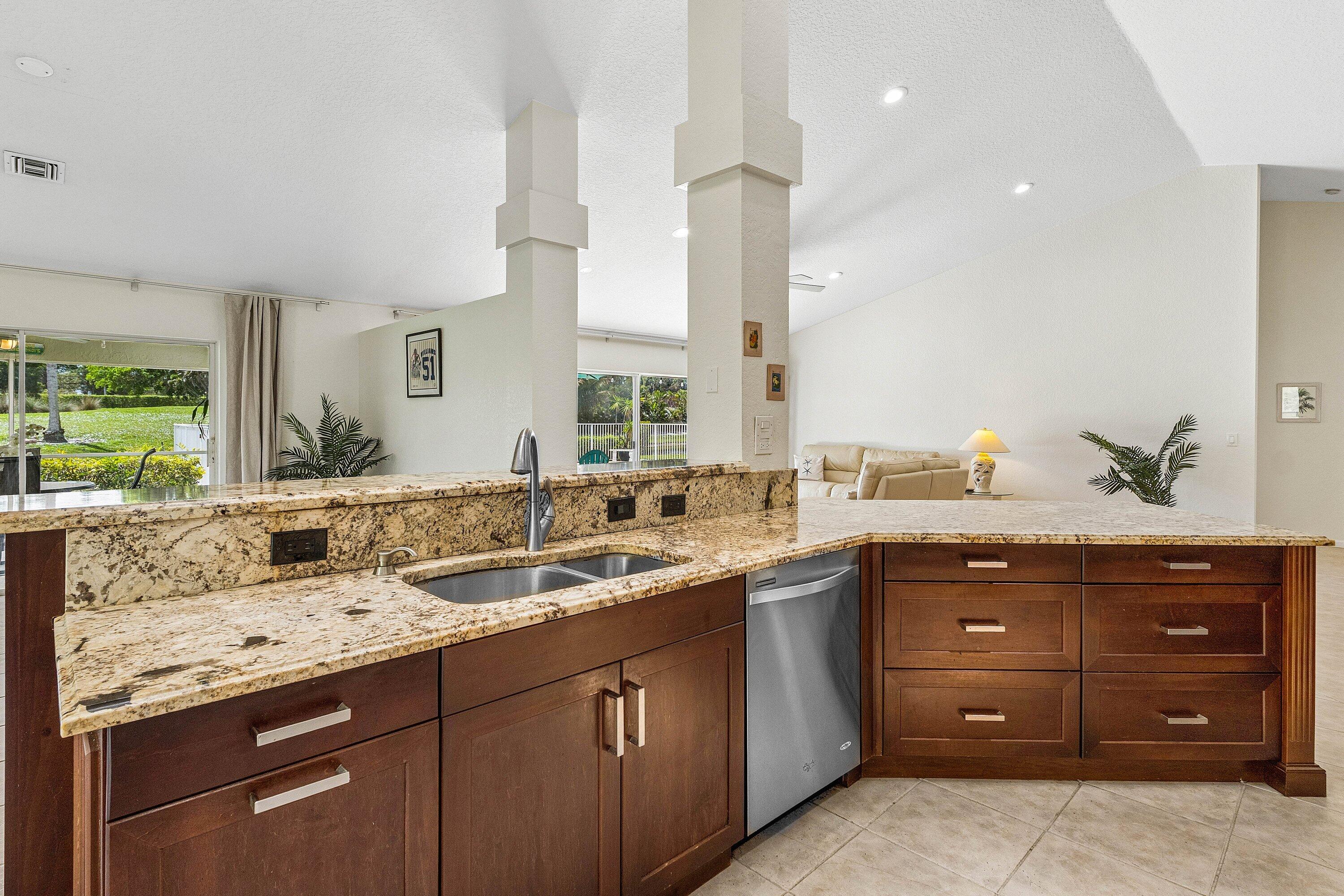 6019 Wedgewood Vlg Lake Worth, FL 33463