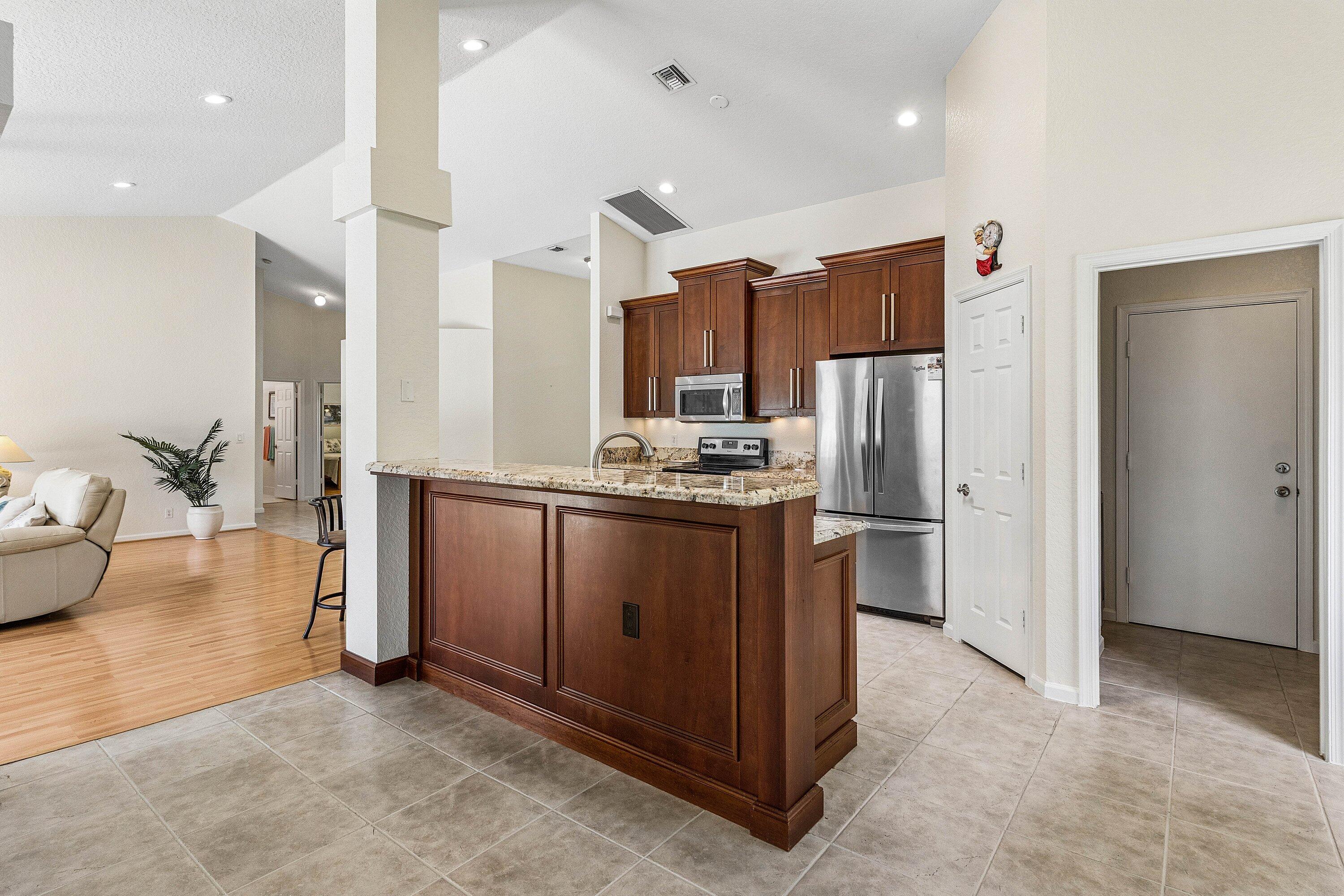 6019 Wedgewood Vlg Lake Worth, FL 33463