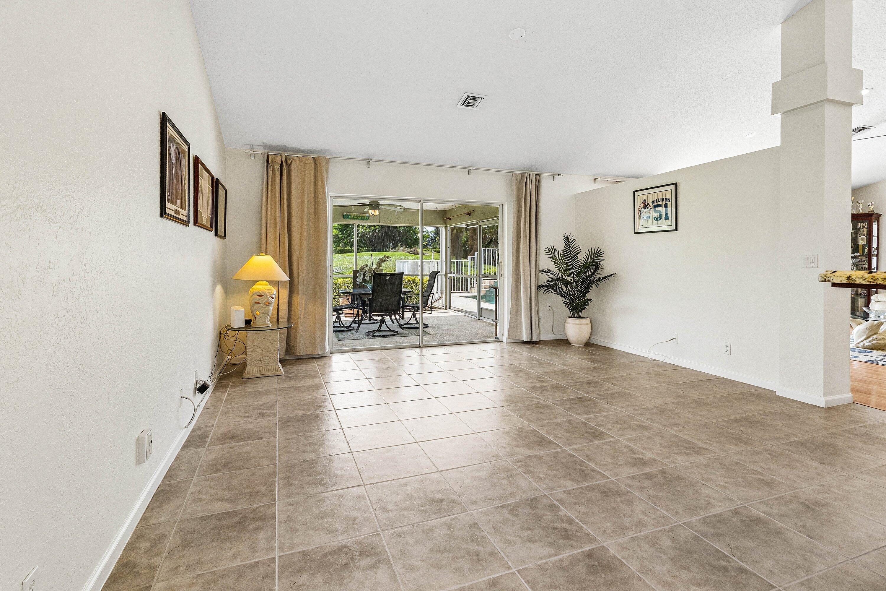 6019 Wedgewood Vlg Lake Worth, FL 33463