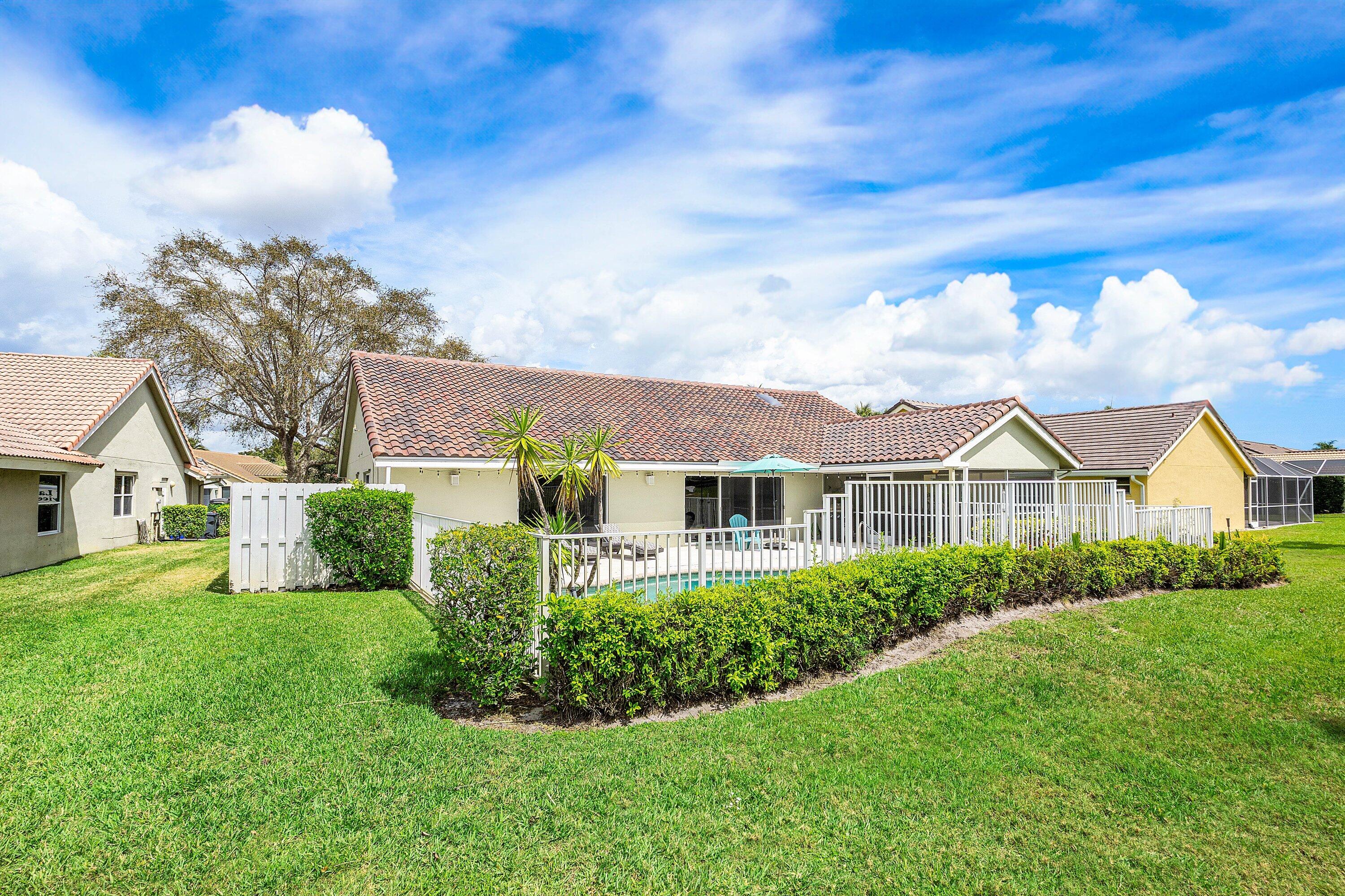 6019 Wedgewood Vlg Lake Worth, FL 33463