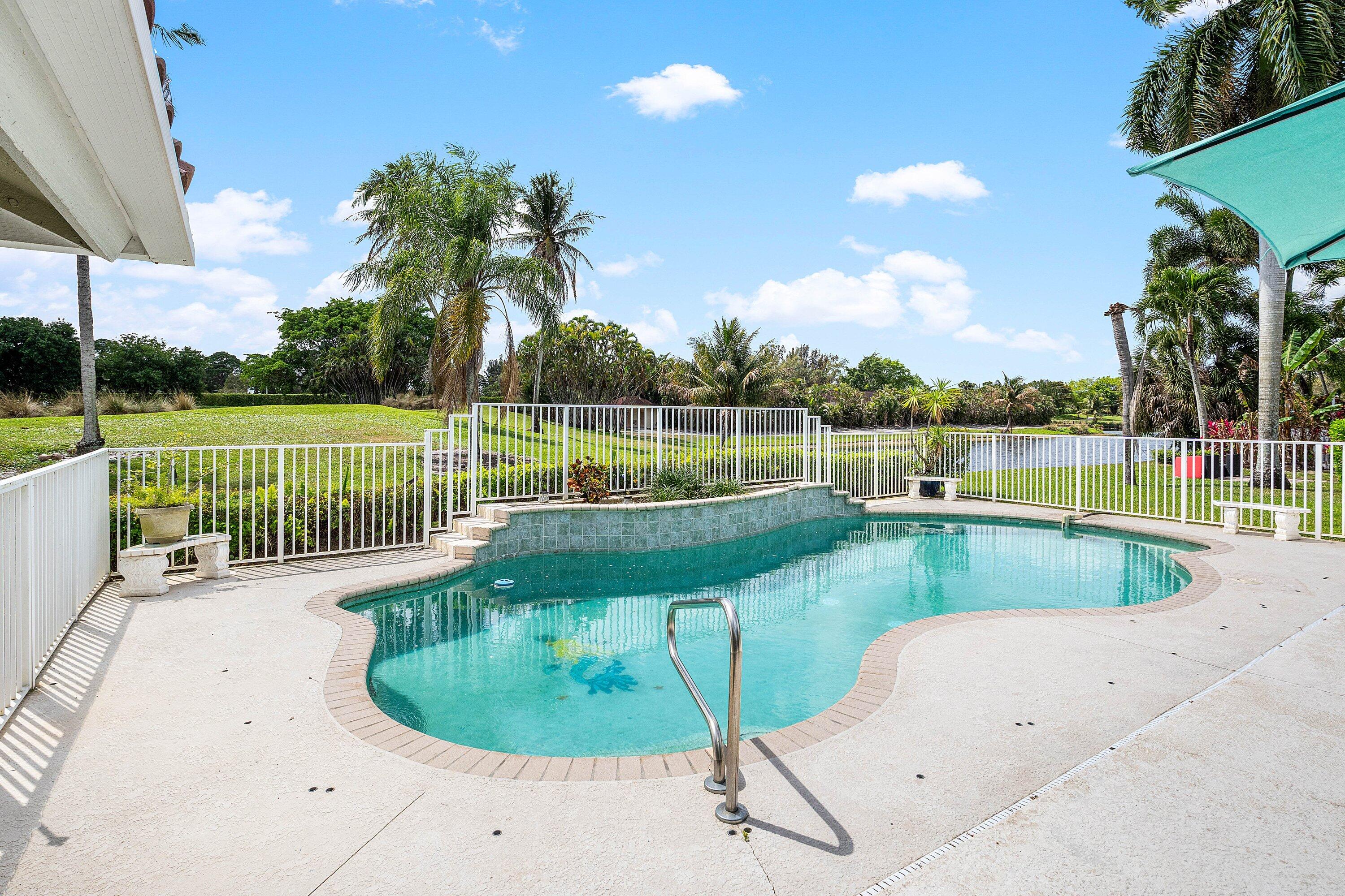 6019 Wedgewood Vlg Lake Worth, FL 33463