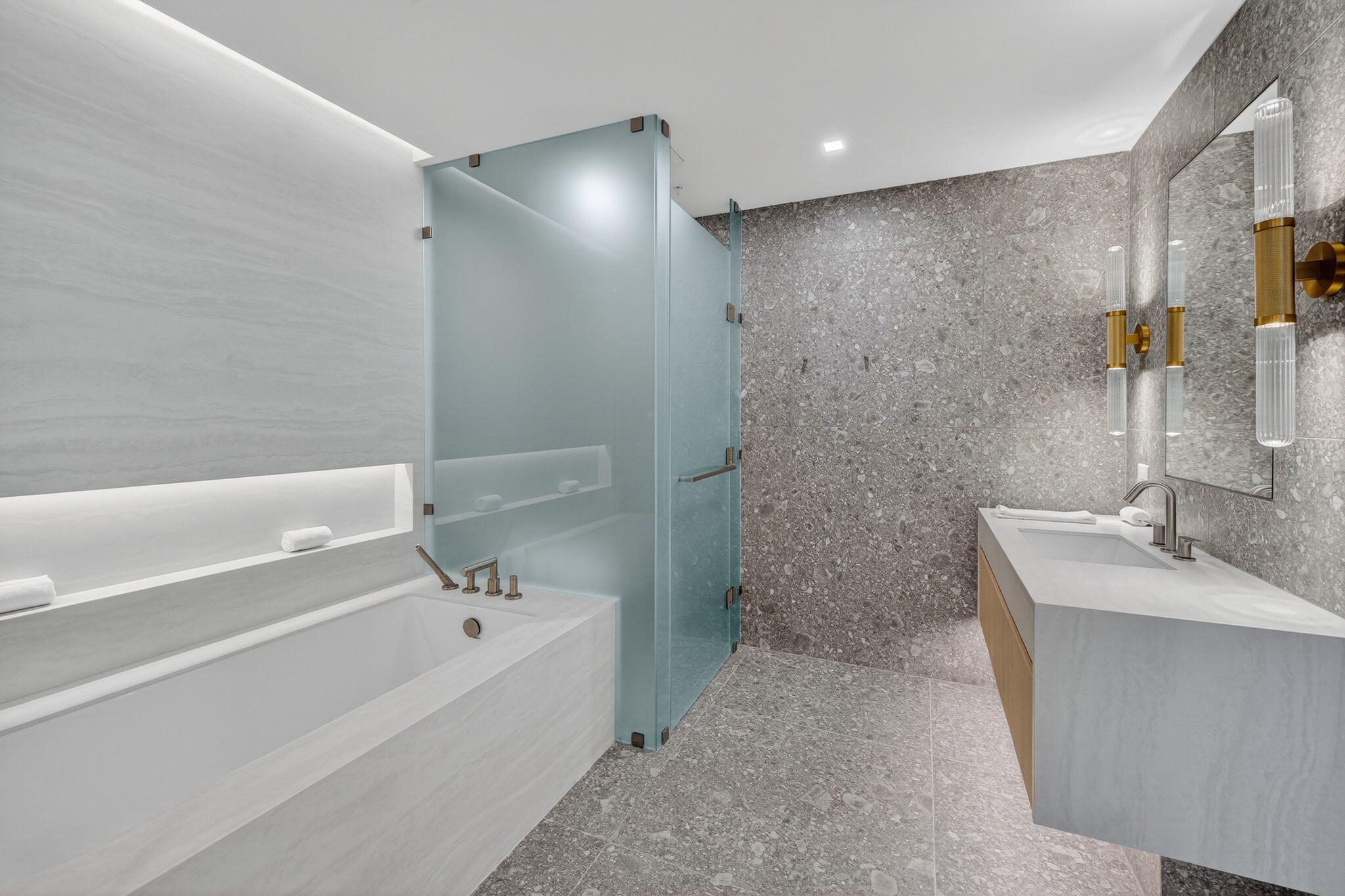 900 N Ocean #1702 Pompano Beach, FL 33062