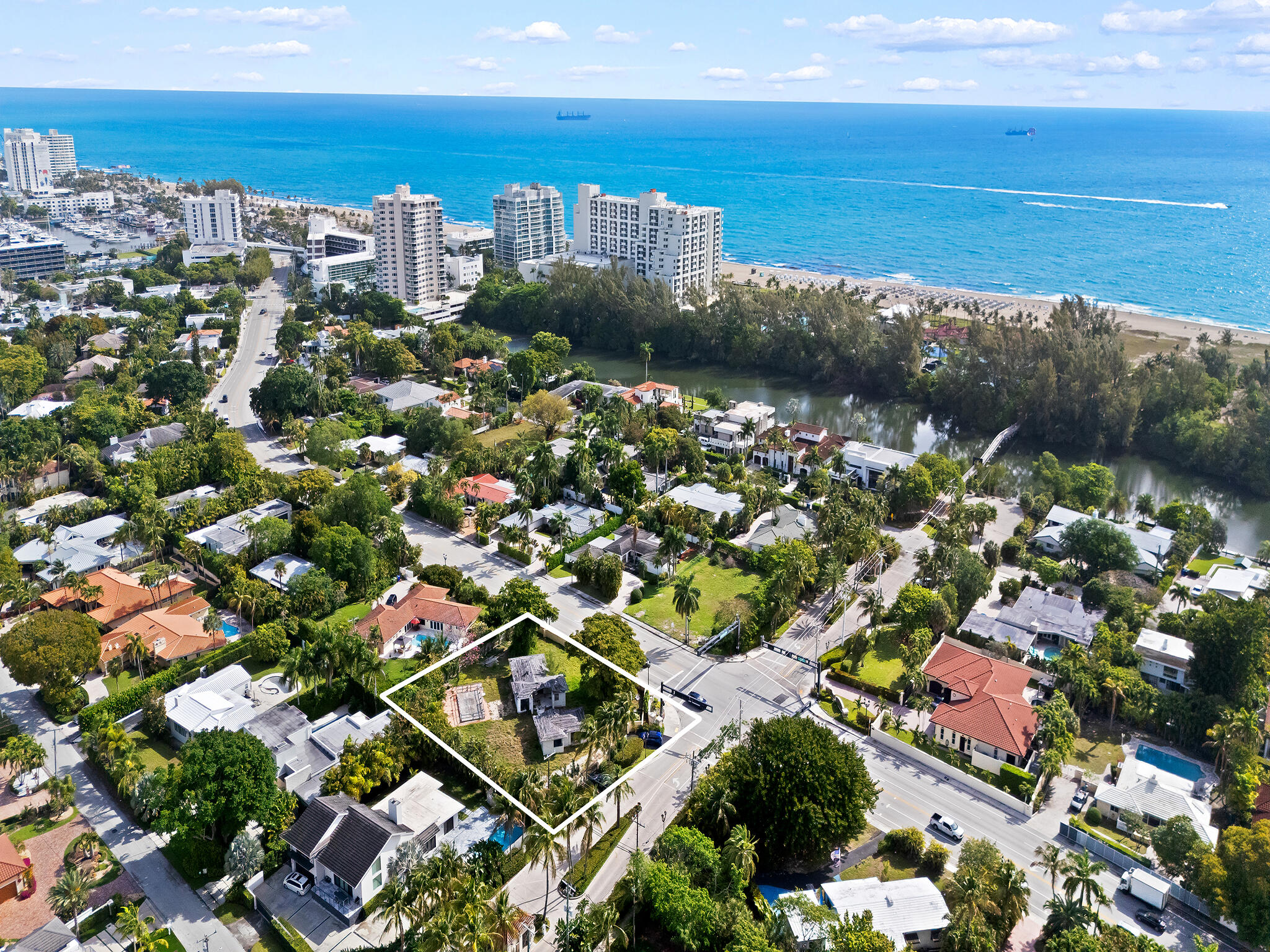 2681 Harbor Bch Fort Lauderdale, FL 33316