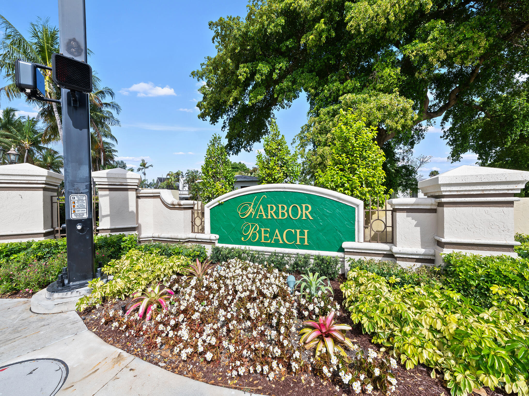 2681 Harbor Bch Fort Lauderdale, FL 33316