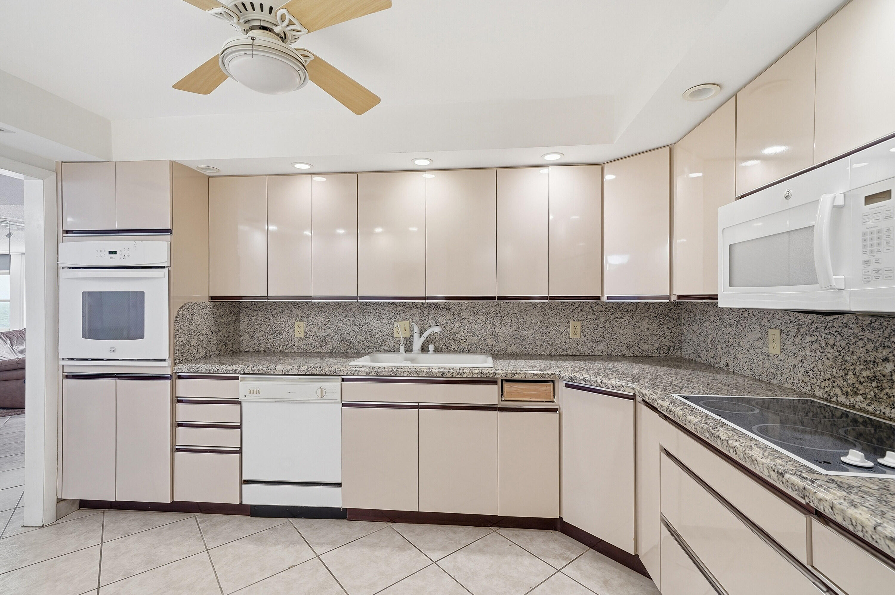 3900 Galt Ocean #1116 Fort Lauderdale, FL 33308