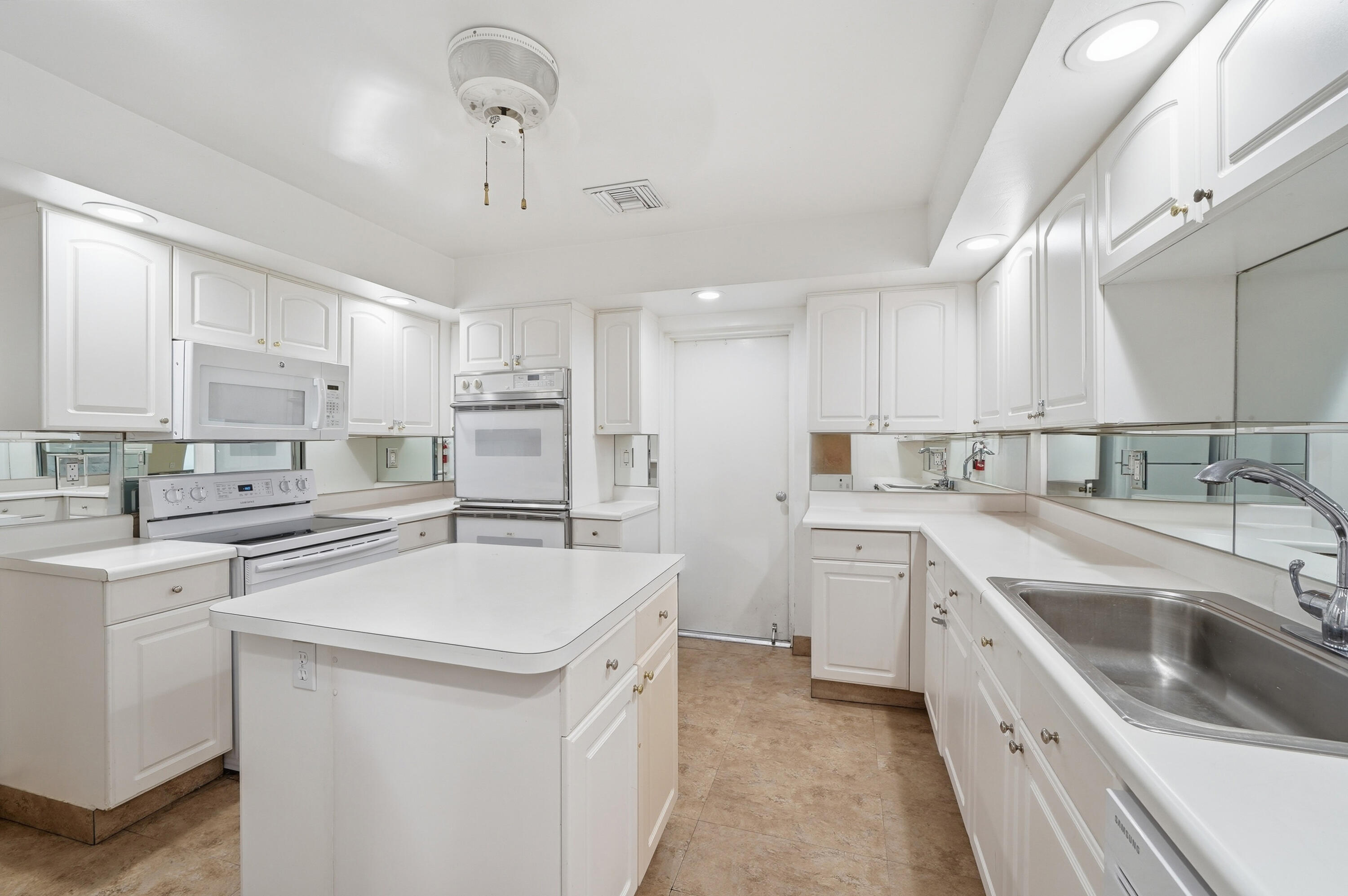 3900 Galt Ocean #1116 Fort Lauderdale, FL 33308