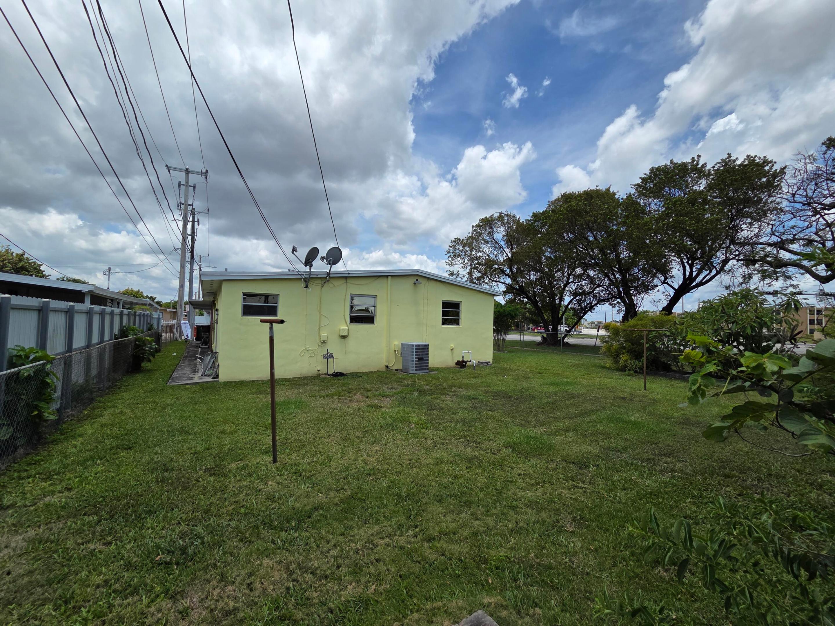 6495 W 2nd Hialeah, FL 33012