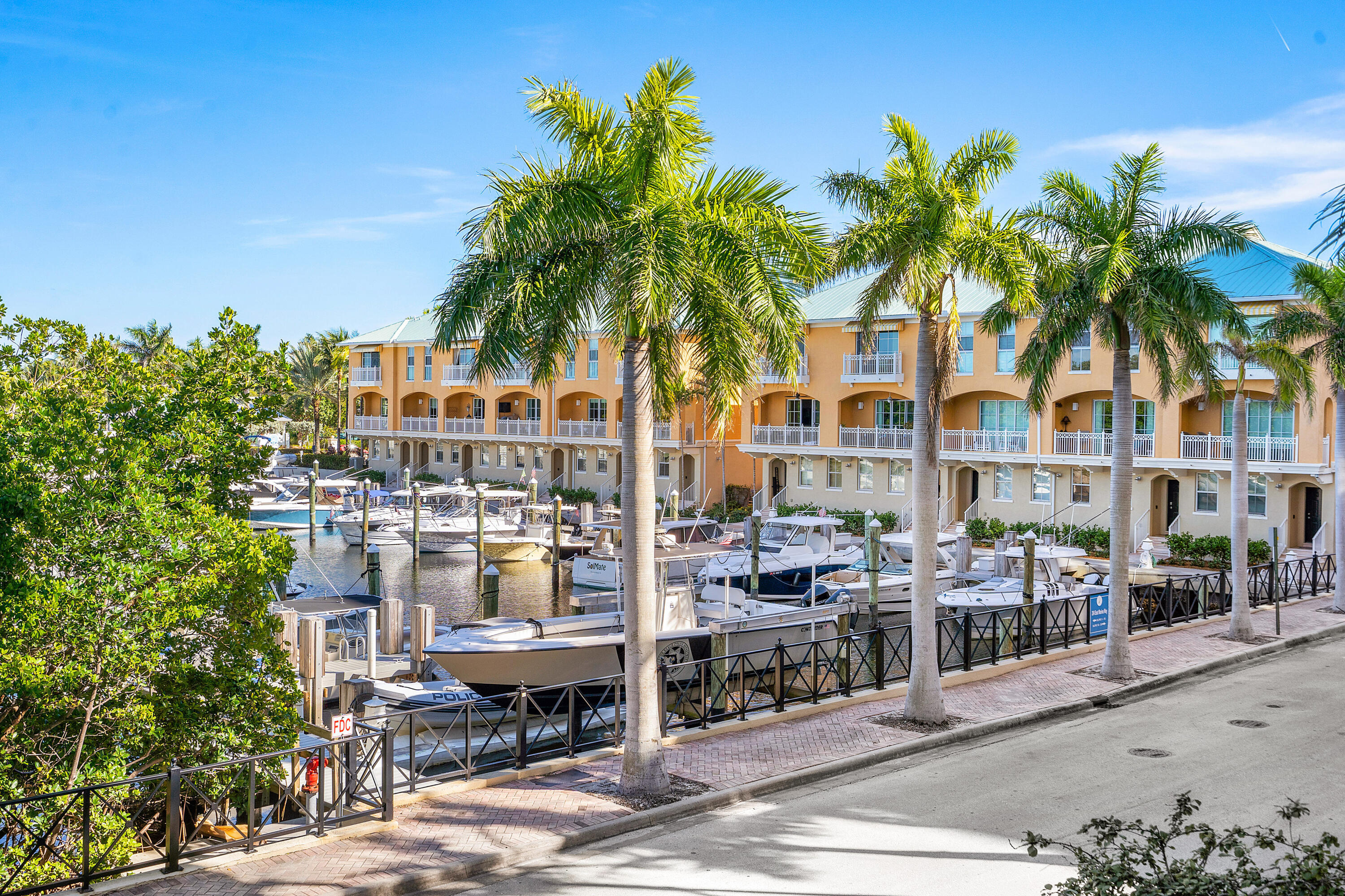 700 E Boynton Bch #202