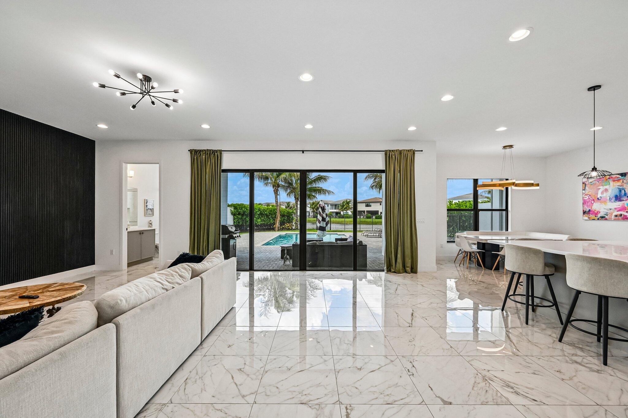 8116 Laurel Falls Boca Raton, FL 33496