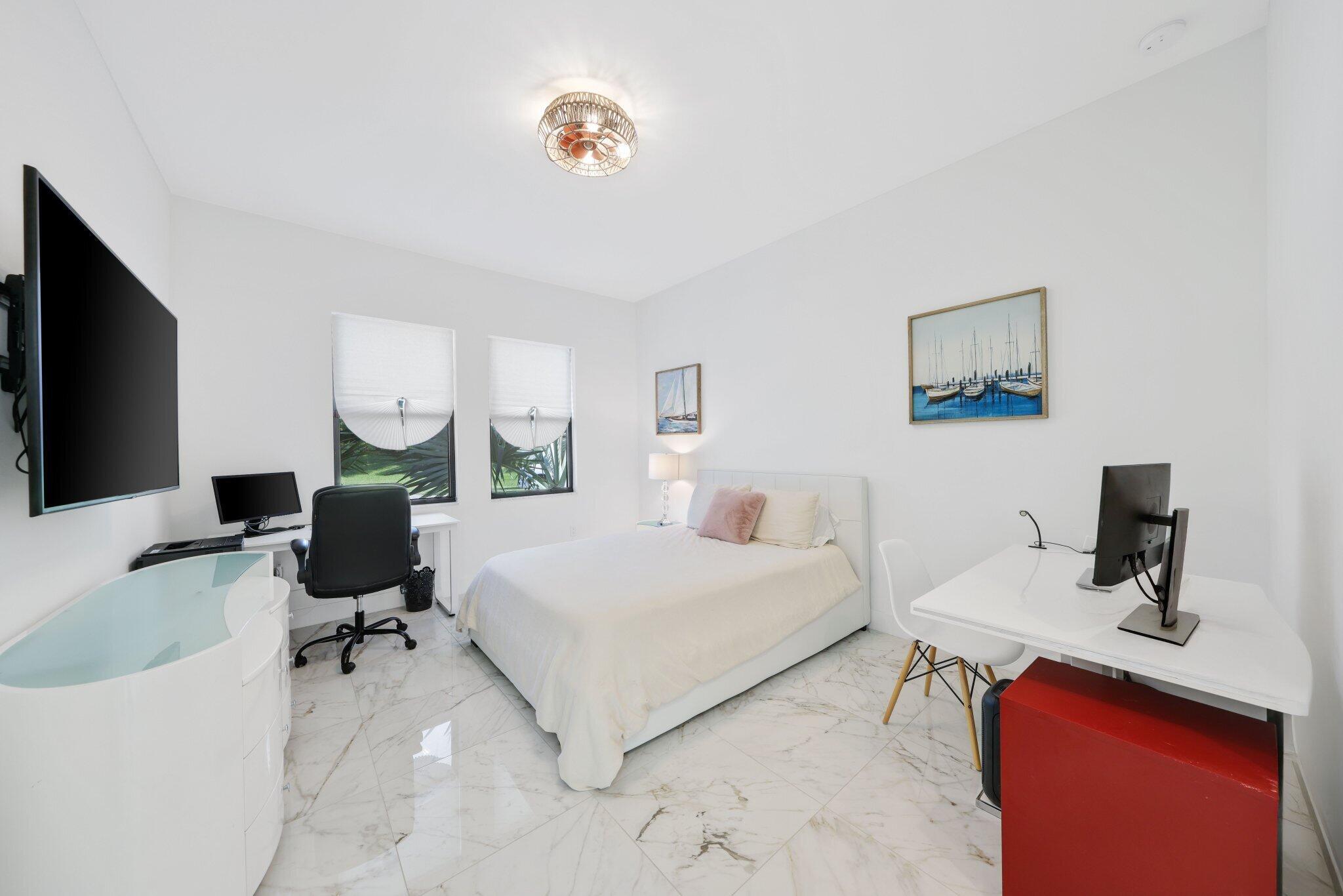 8116 Laurel Falls Boca Raton, FL 33496