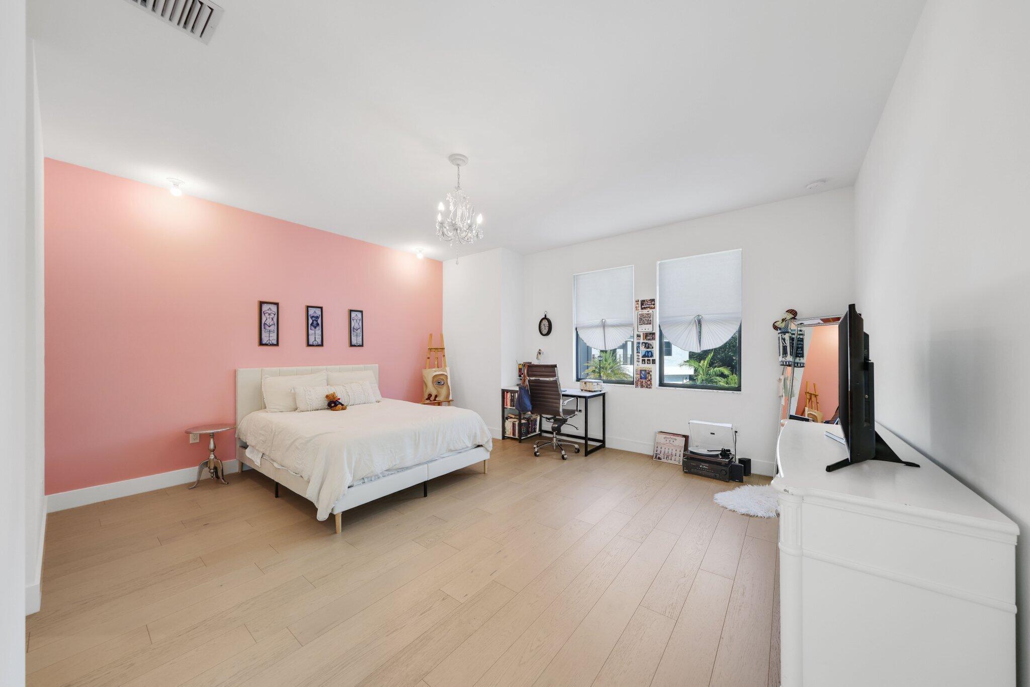 8116 Laurel Falls Boca Raton, FL 33496