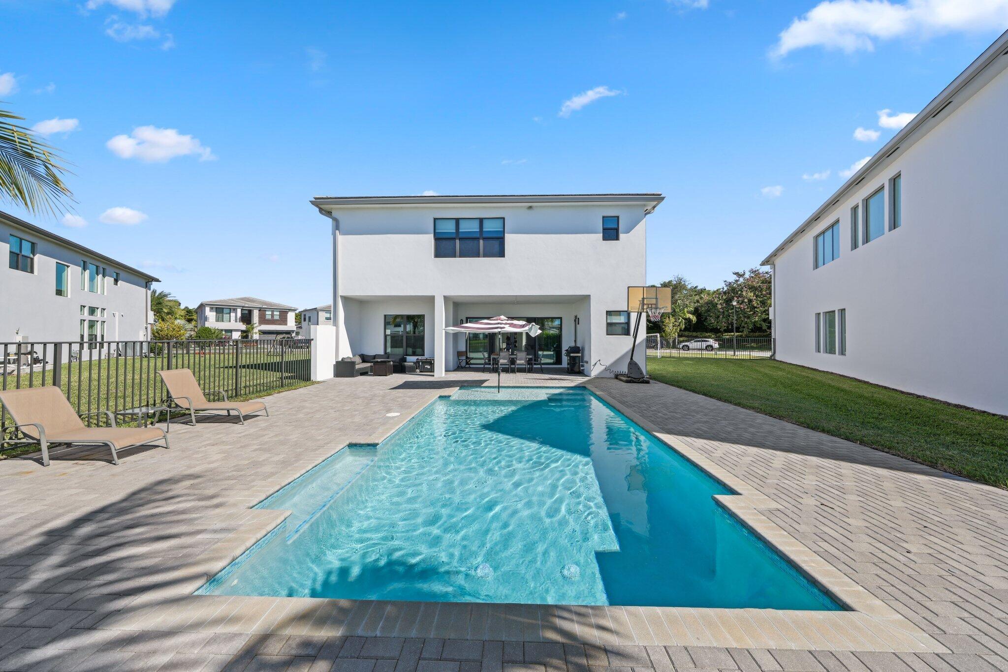 8116 Laurel Falls Boca Raton, FL 33496