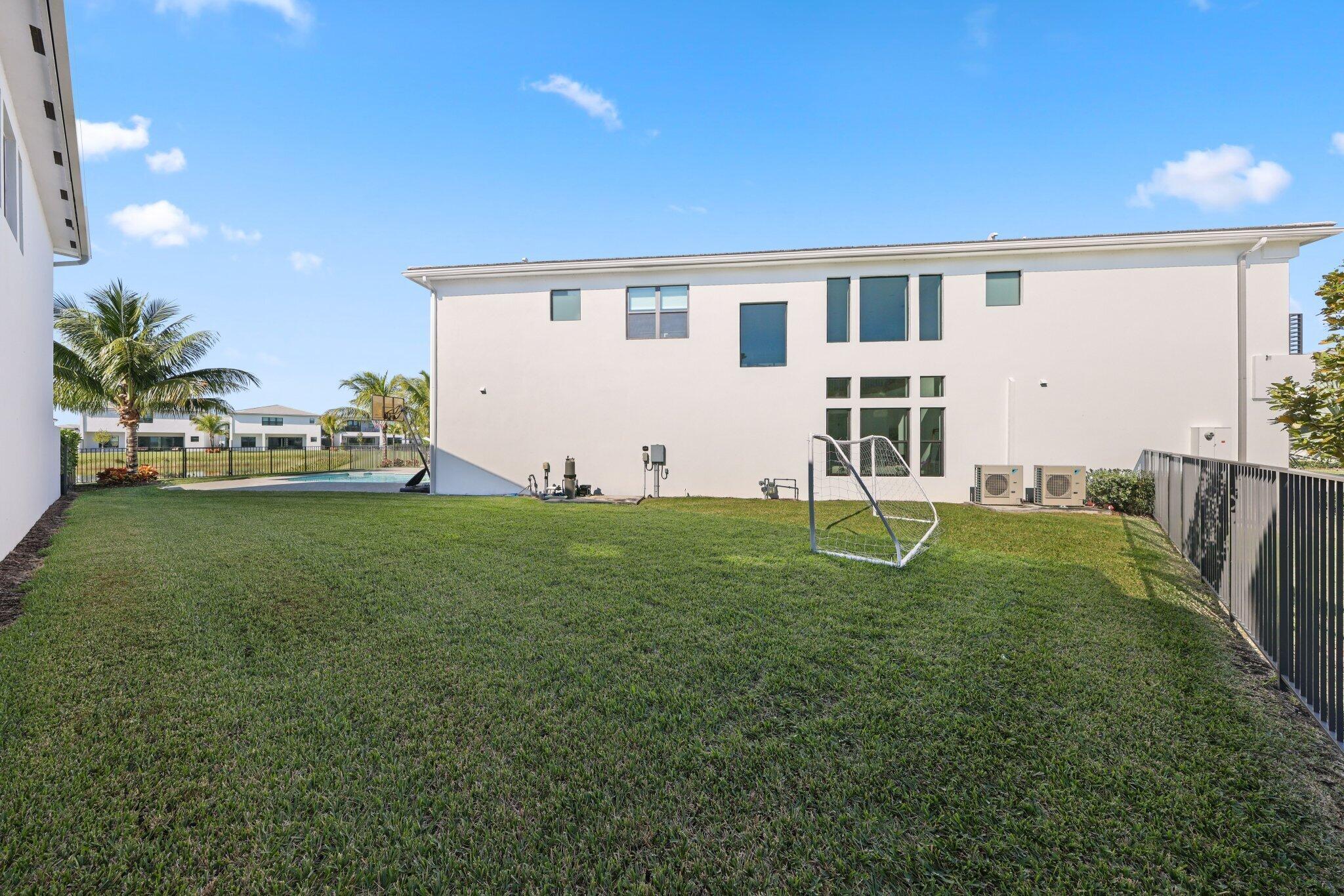 8116 Laurel Falls Boca Raton, FL 33496