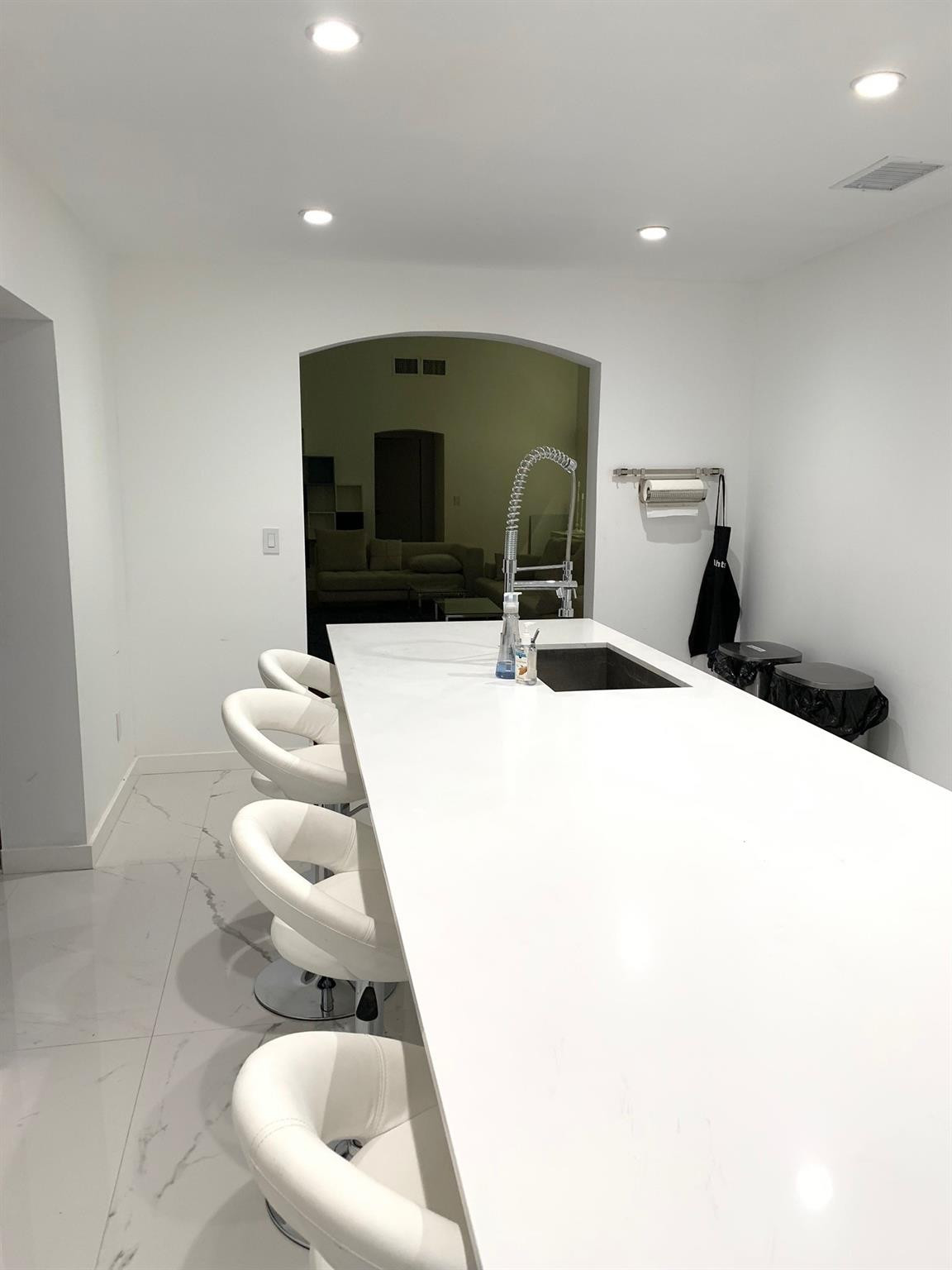 9007 NE 10th Miami, FL 33138