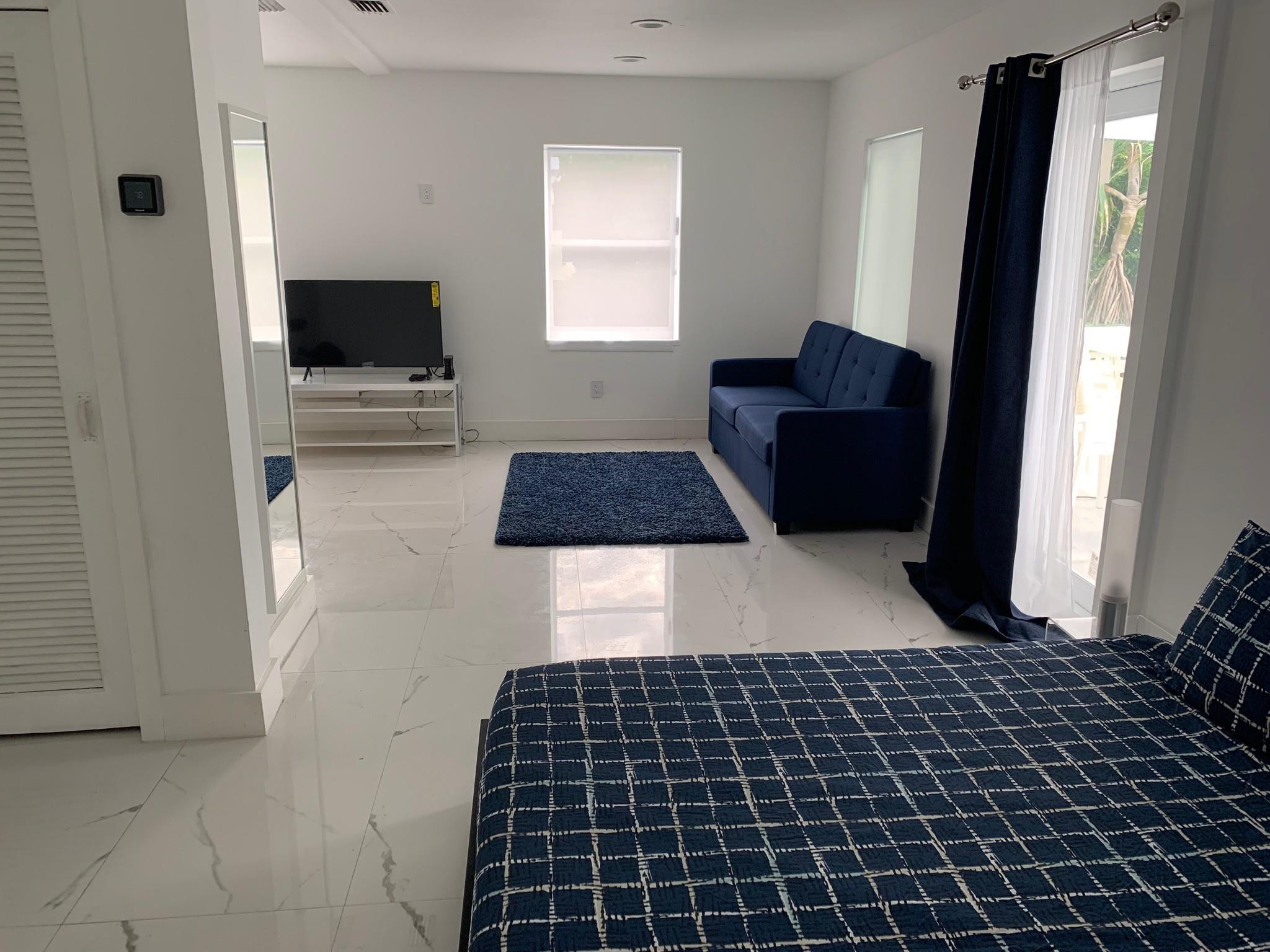 9007 NE 10th Miami, FL 33138