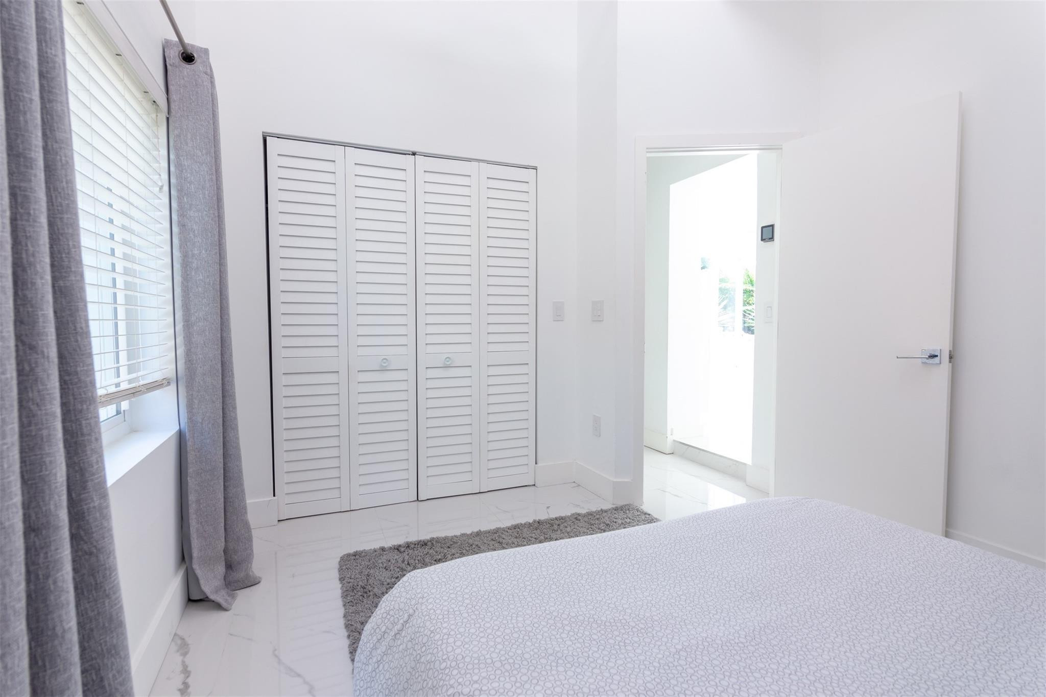9007 NE 10th Miami, FL 33138