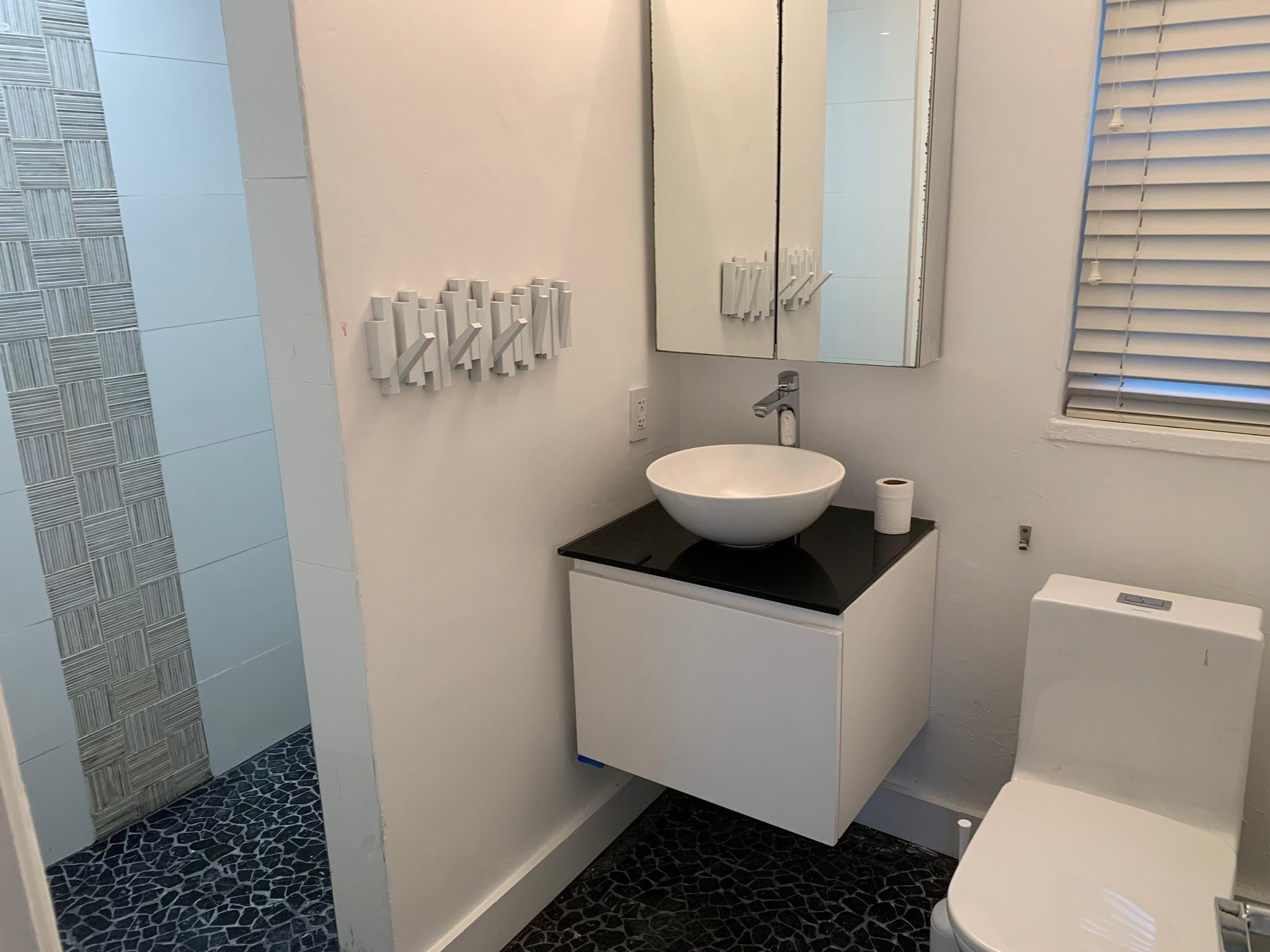 9007 NE 10th Miami, FL 33138