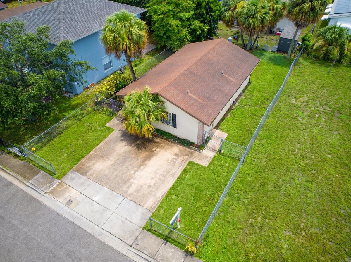 1525 W 17th