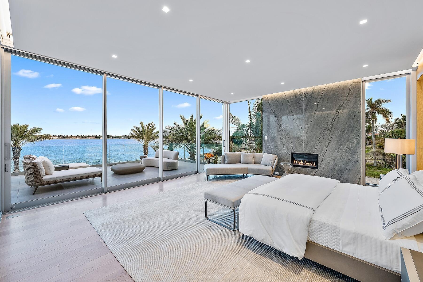 3030 Washington West Palm Beach, FL 33405