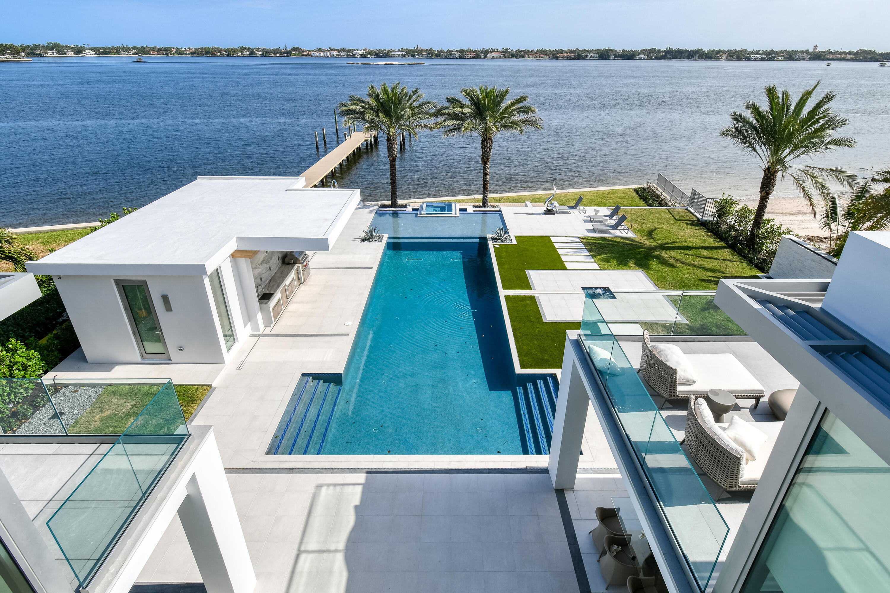 3030 Washington West Palm Beach, FL 33405