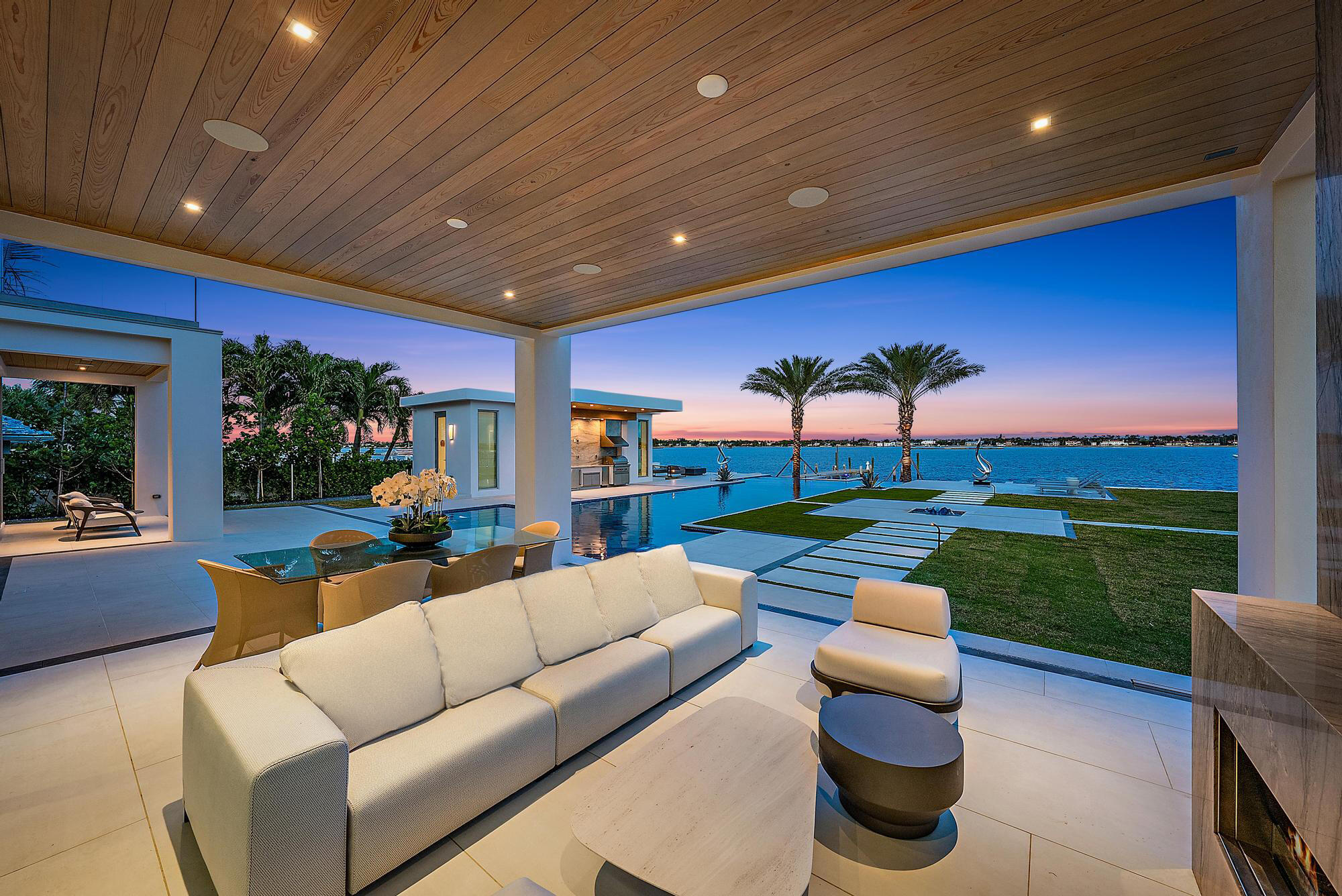 3030 Washington West Palm Beach, FL 33405