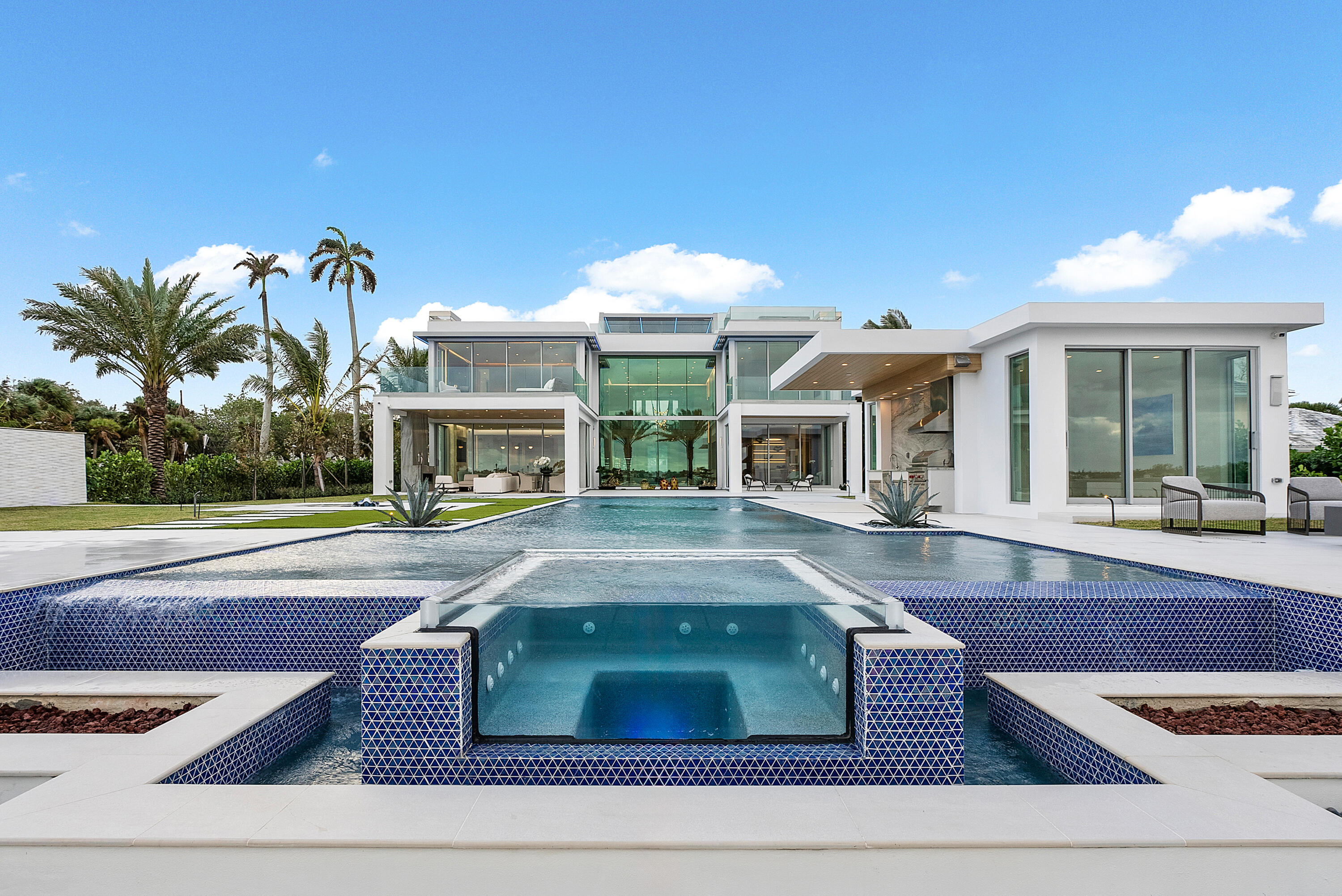 3030 Washington West Palm Beach, FL 33405