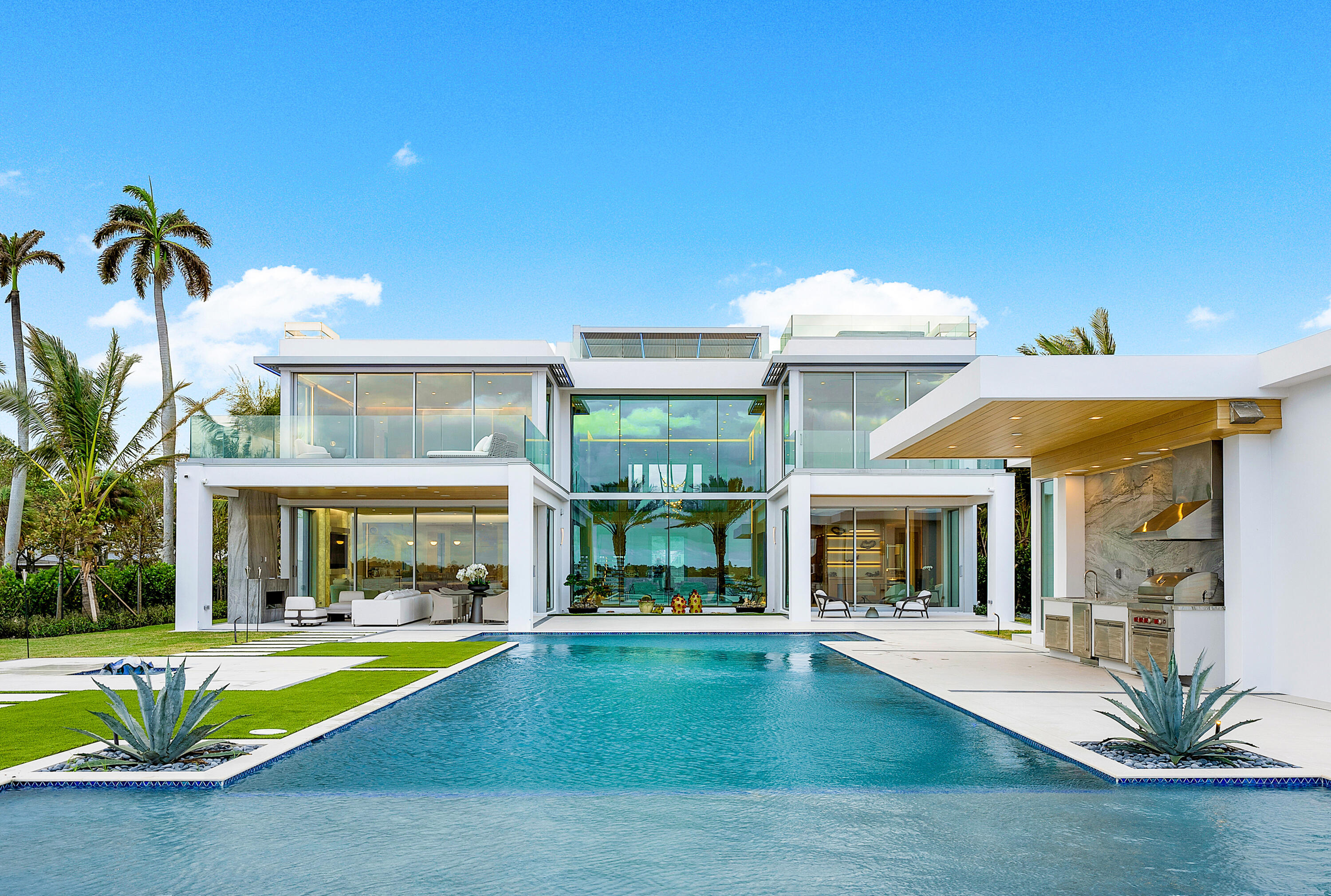 3030 Washington West Palm Beach, FL 33405