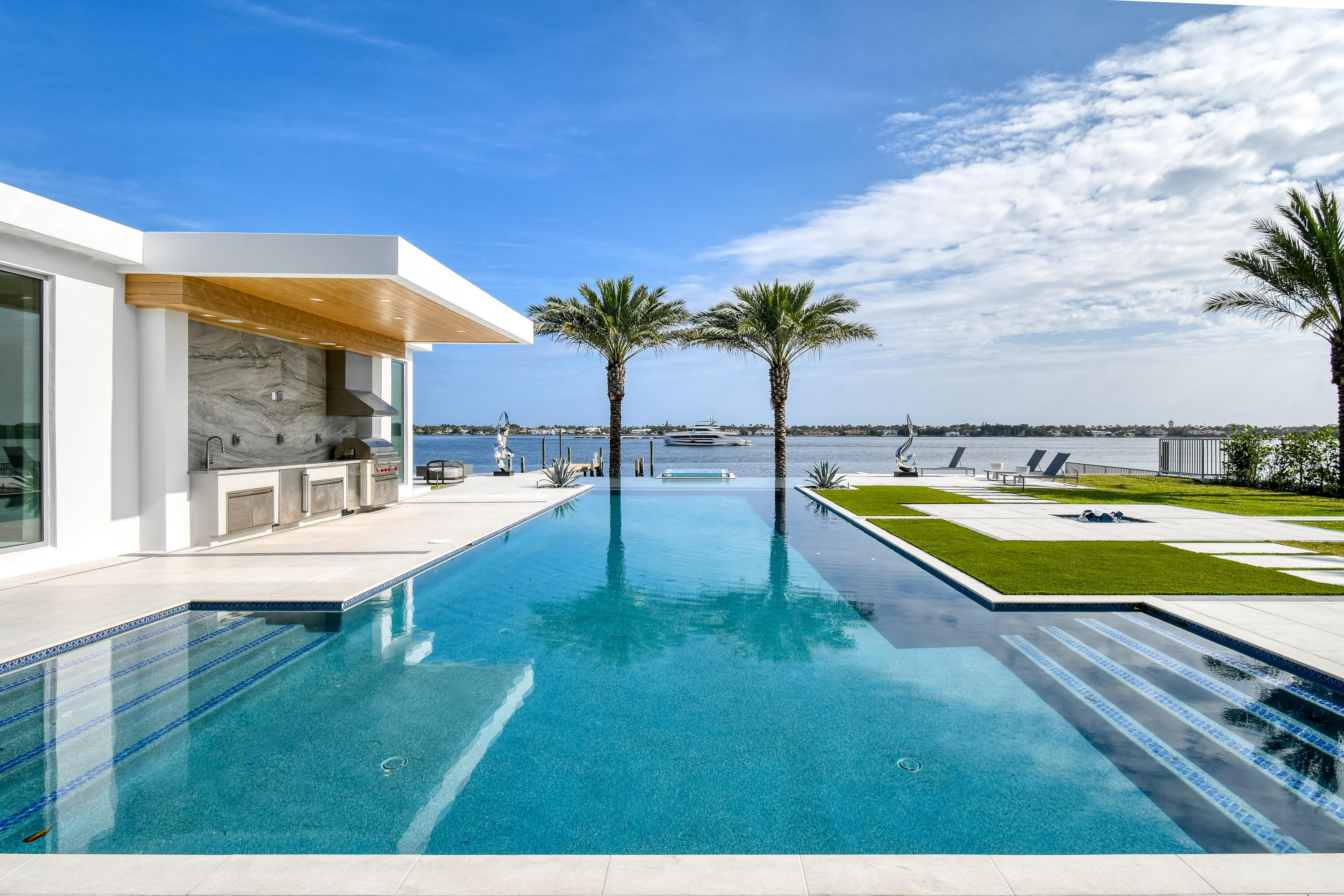 3030 Washington West Palm Beach, FL 33405