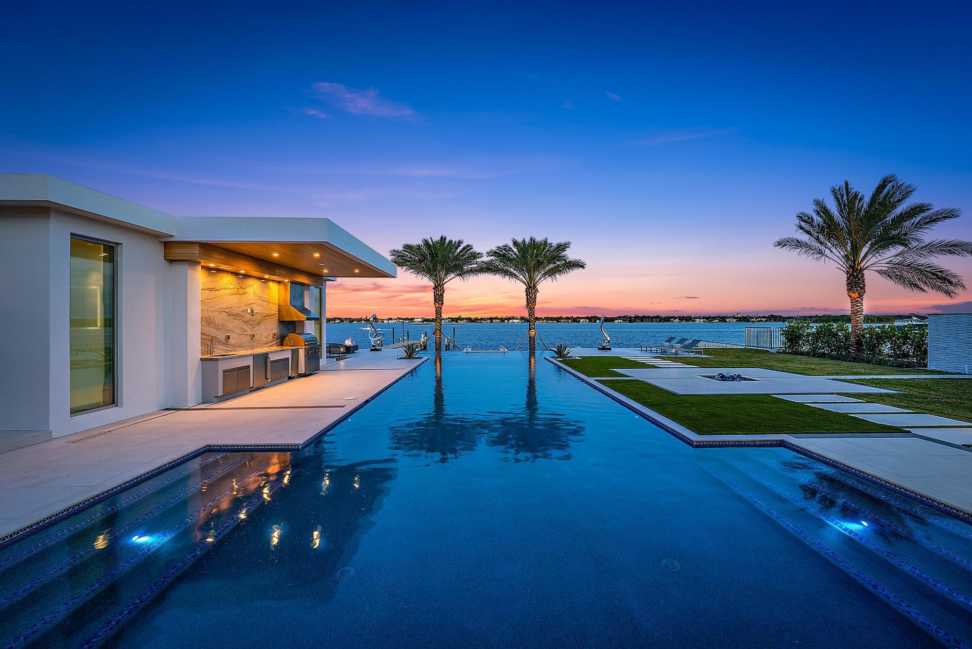 3030 Washington West Palm Beach, FL 33405