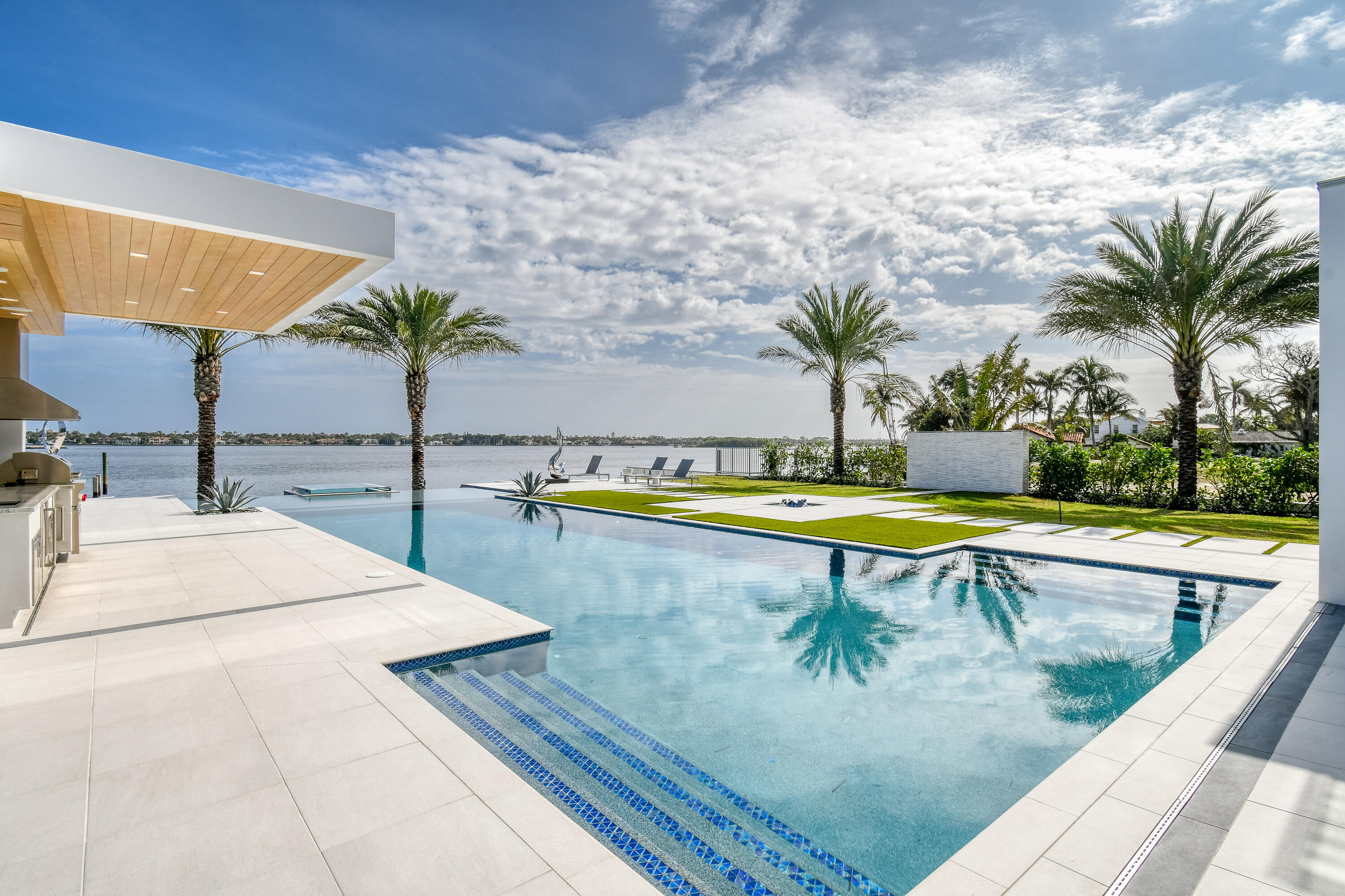 3030 Washington West Palm Beach, FL 33405