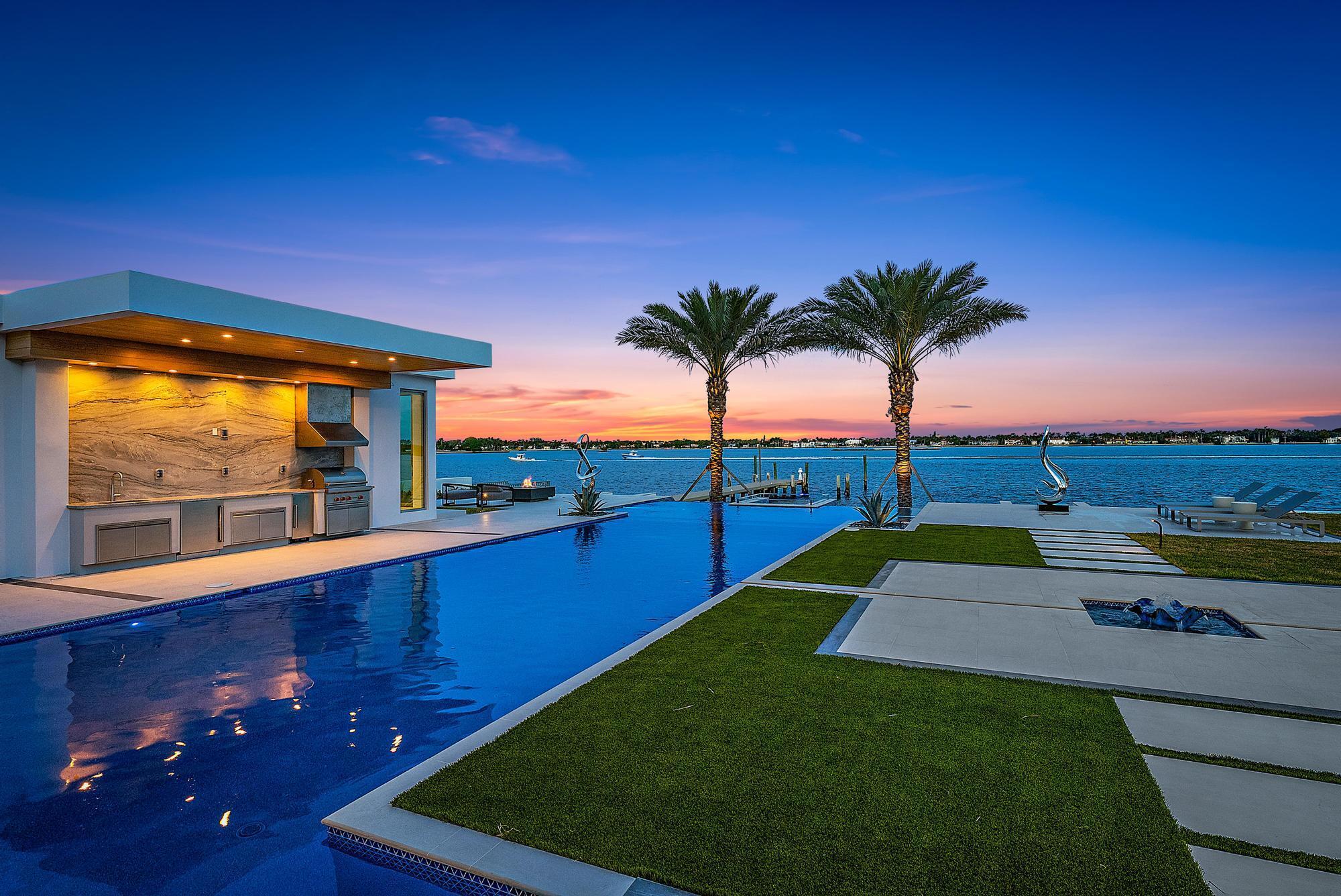 3030 Washington West Palm Beach, FL 33405