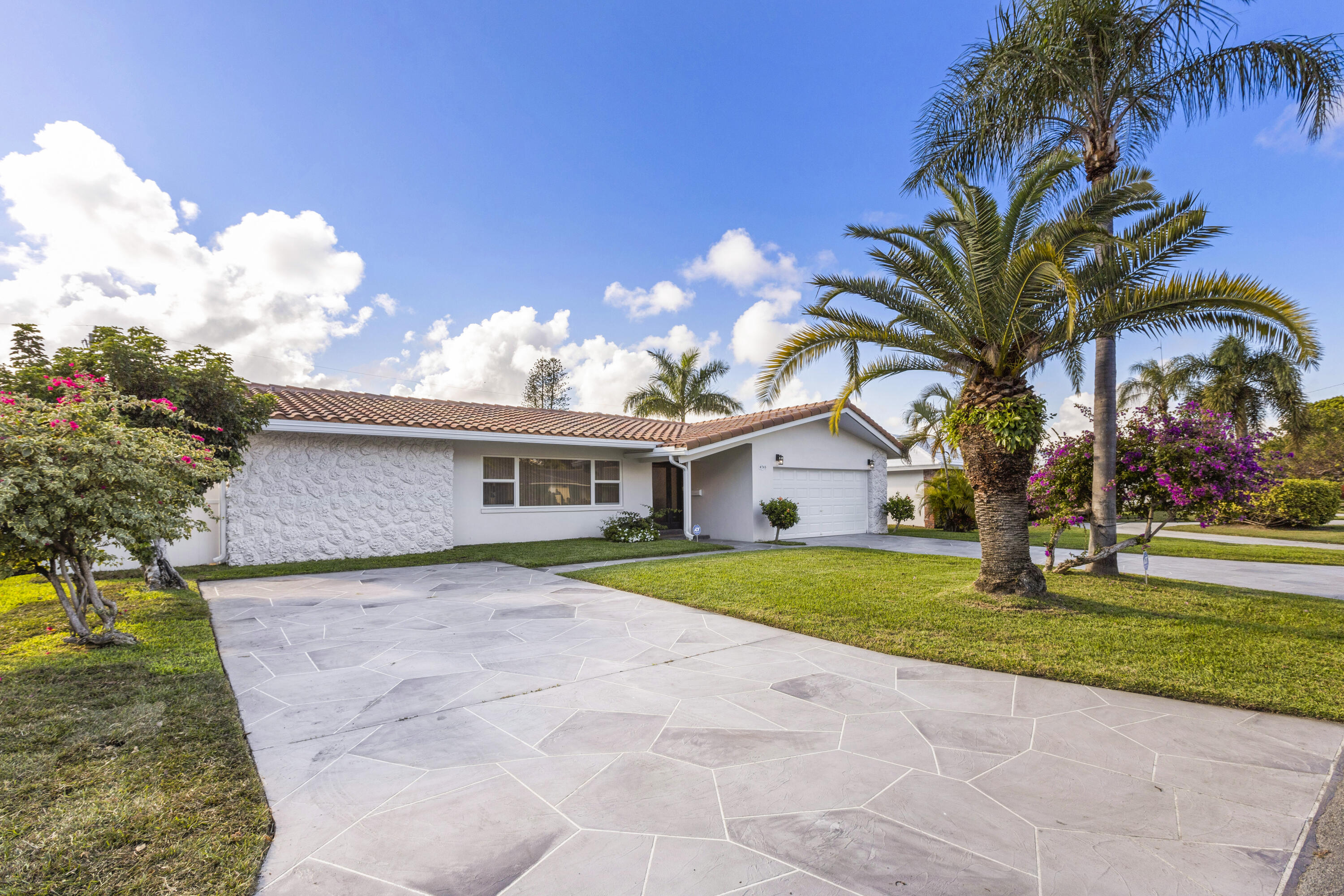 4741 NE 29th Ave Fort Lauderdale, FL 33308