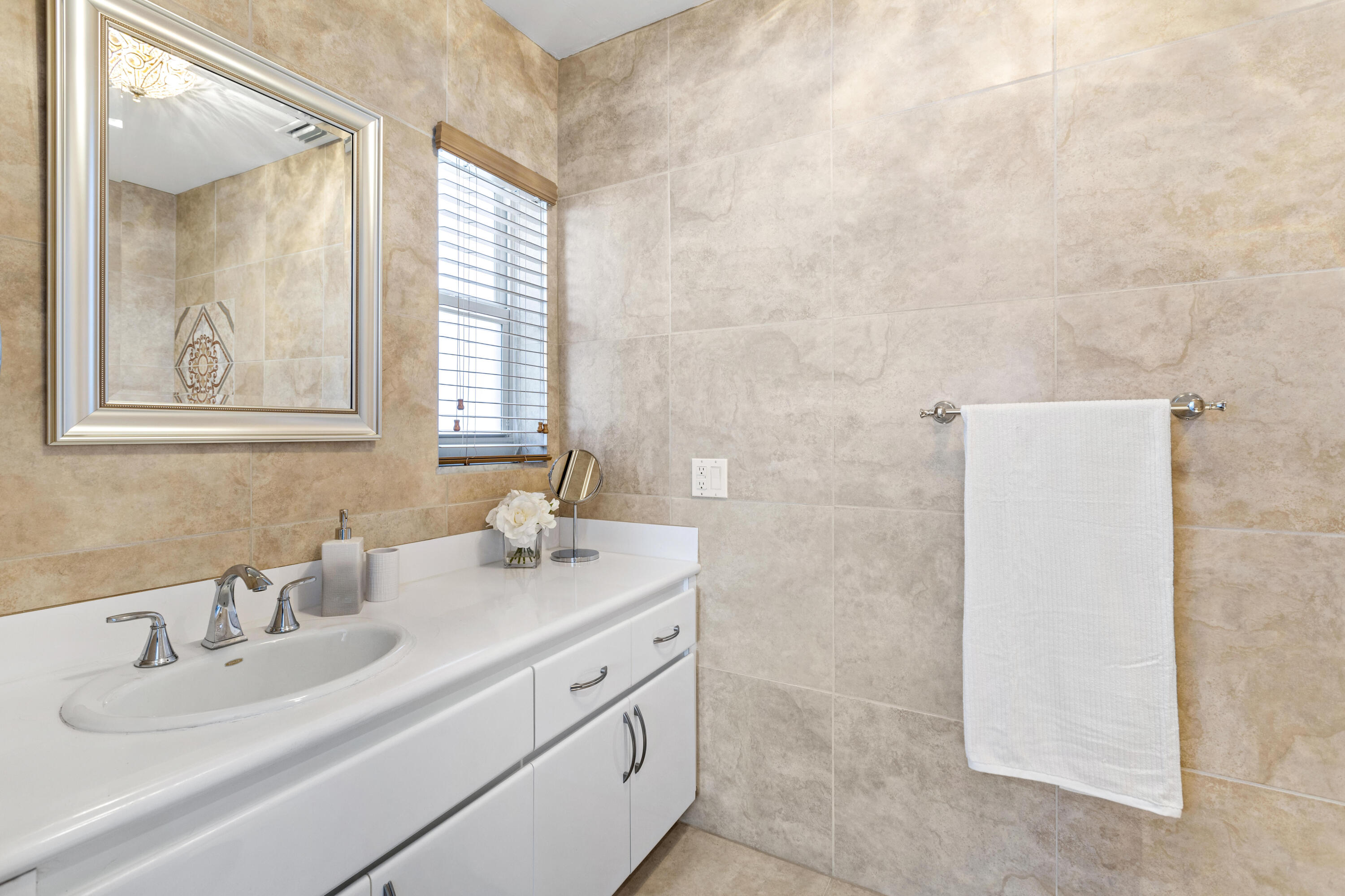 4741 NE 29th Ave Fort Lauderdale, FL 33308