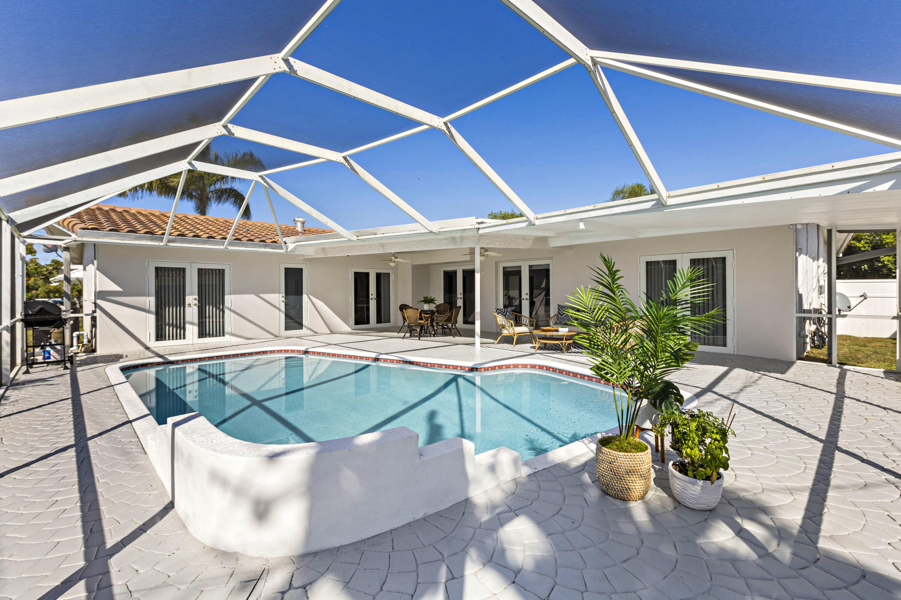 4741 NE 29th Ave Fort Lauderdale, FL 33308