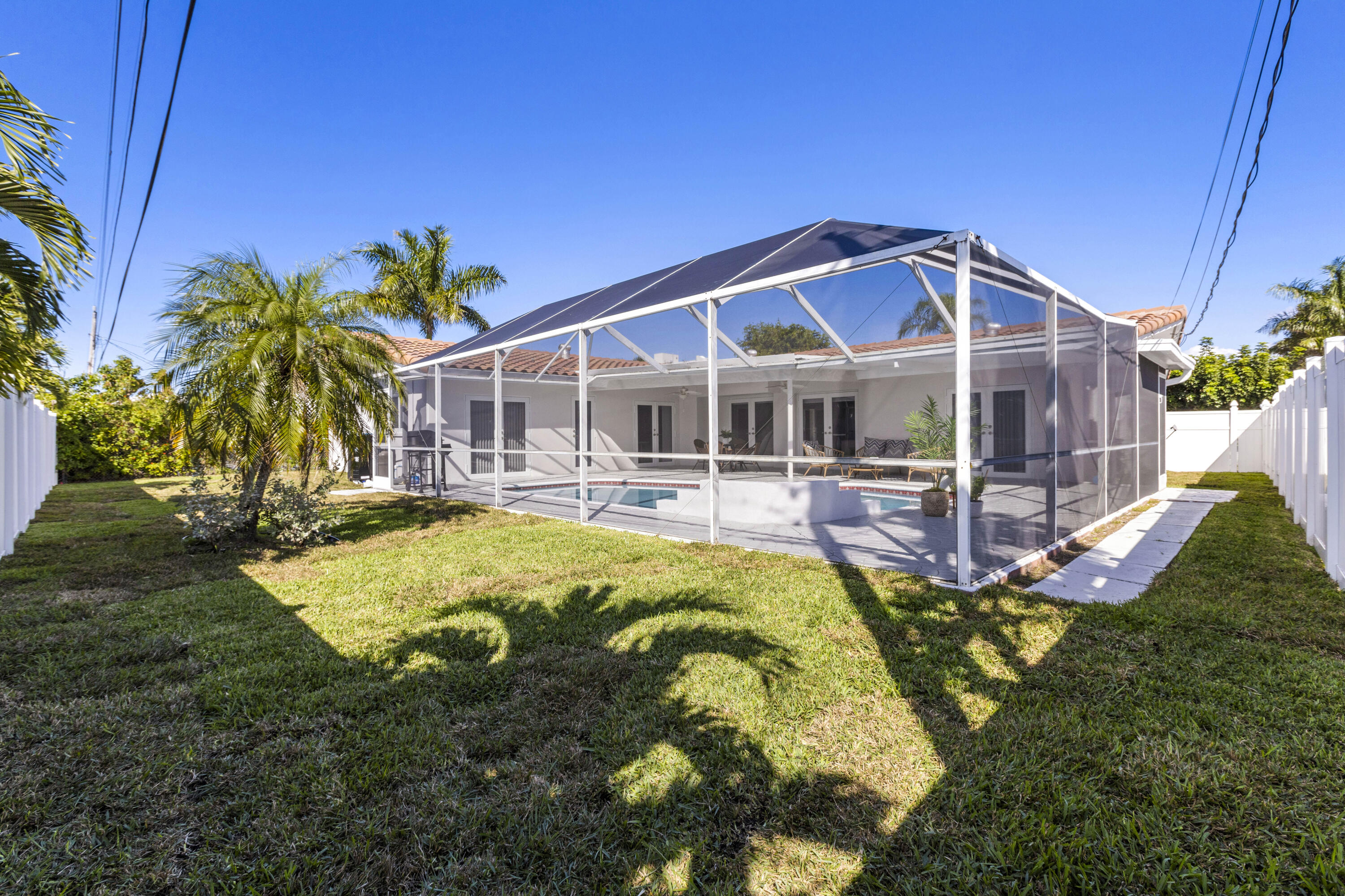 4741 NE 29th Ave Fort Lauderdale, FL 33308