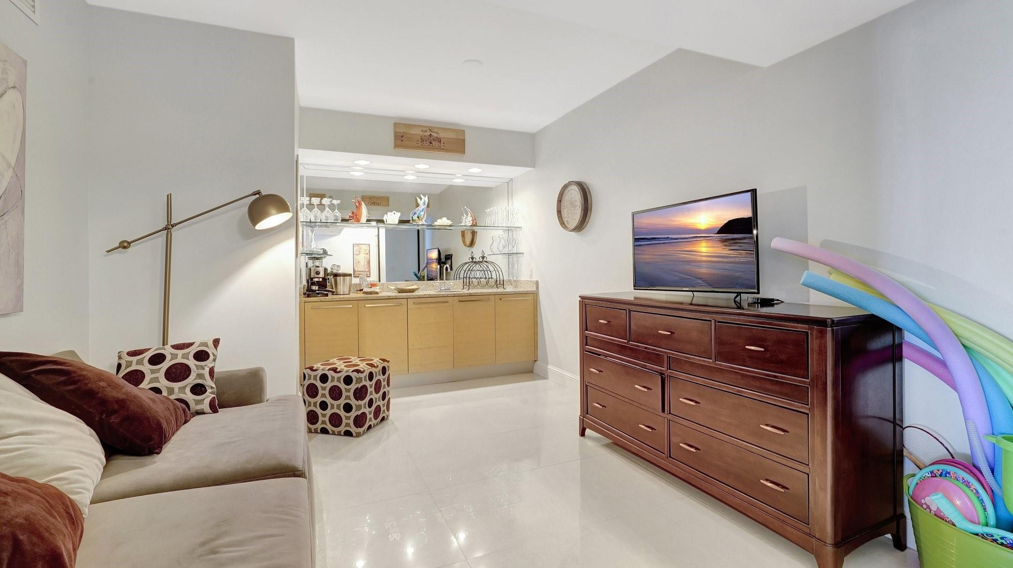 image Beach Club 231