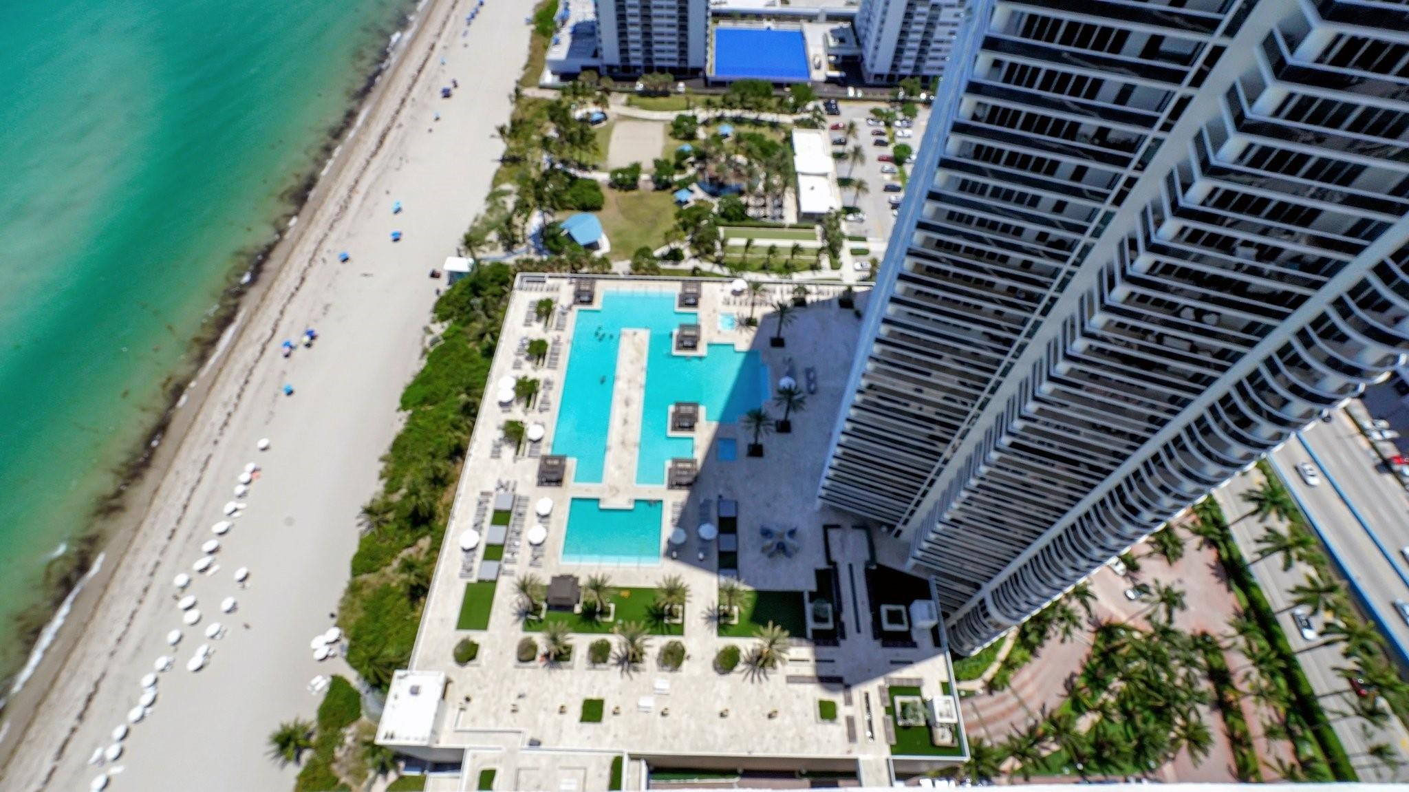 image Beach Club 240